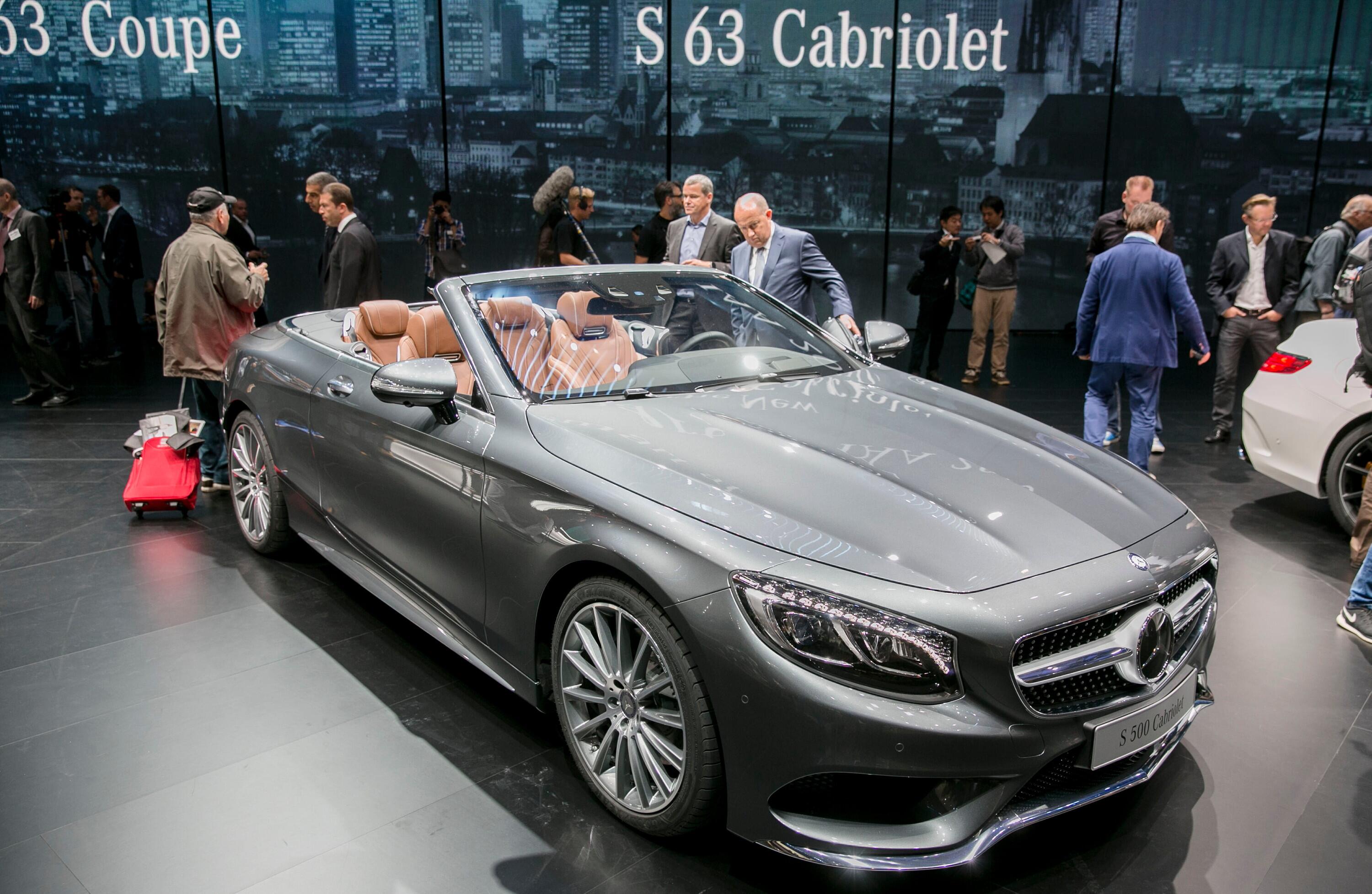 Pavyzdys: S klasės „Mercedes-Benz“ laikomas technologijų simboliu automobilių industrijoje.