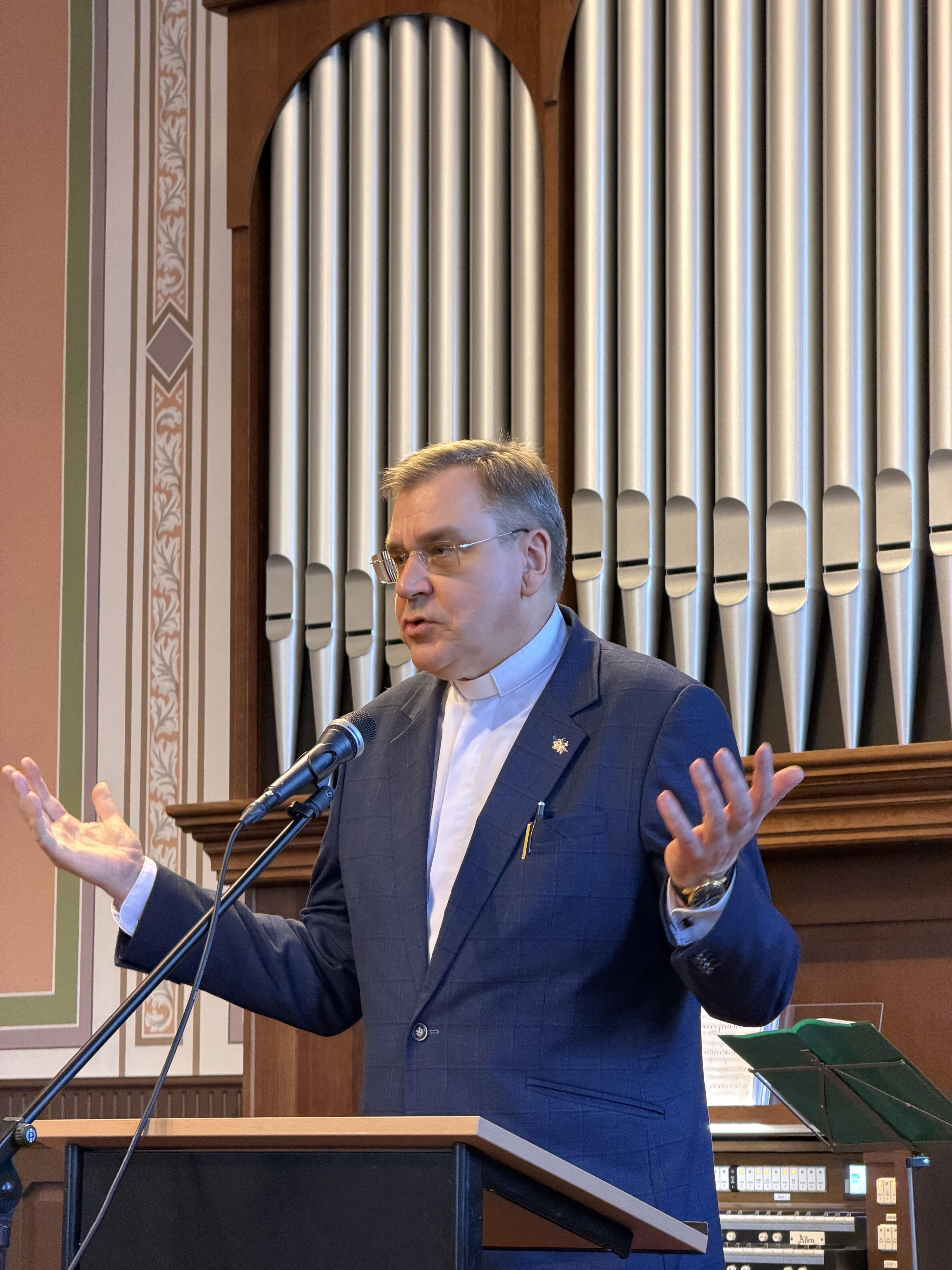 Telšių vyskupas ir mons. prof. dr. Arvydas Ramonas