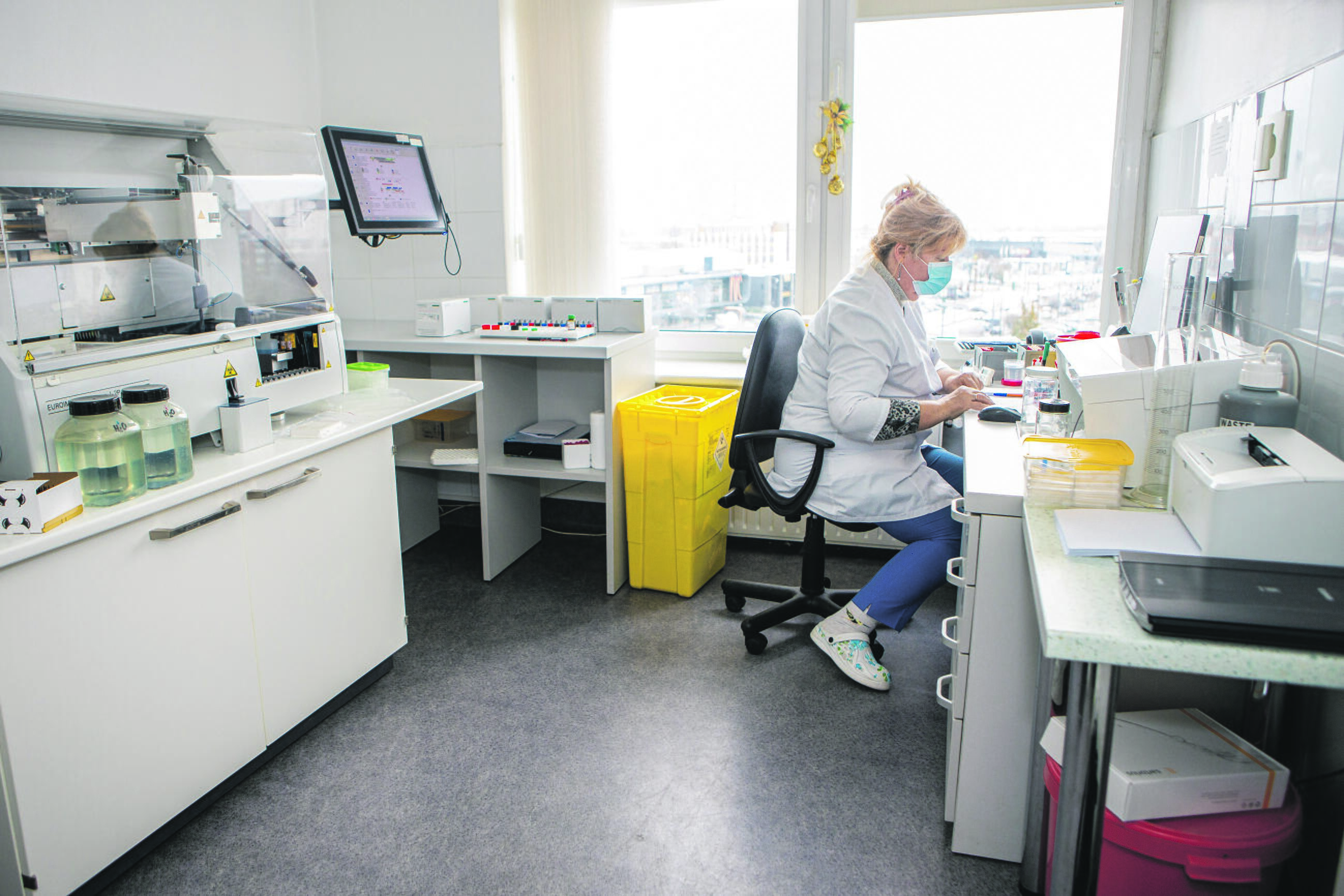 Standartas: inkstų būklė įvertinama atliekant šlapimo tyrimą, nustatant kreatinino kiekį kraujyje ir apskaičiuojant glomerulų filtracijos greitį.