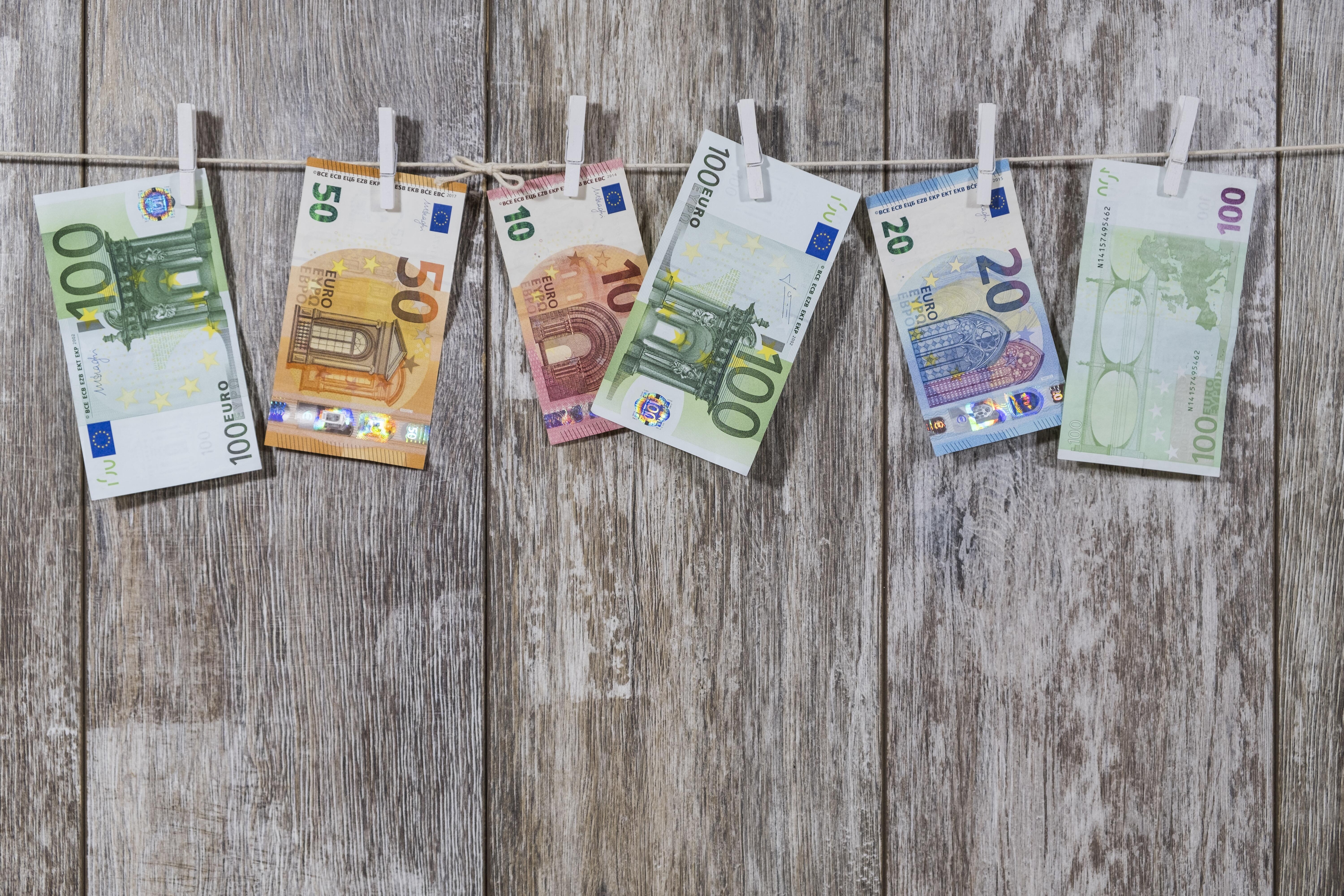Įsitikinimas: kartais be reikalo manome, kad išskalbti ar kitaip sugadinti pinigai jau prarasti – bankas juos keičia į naujus. 