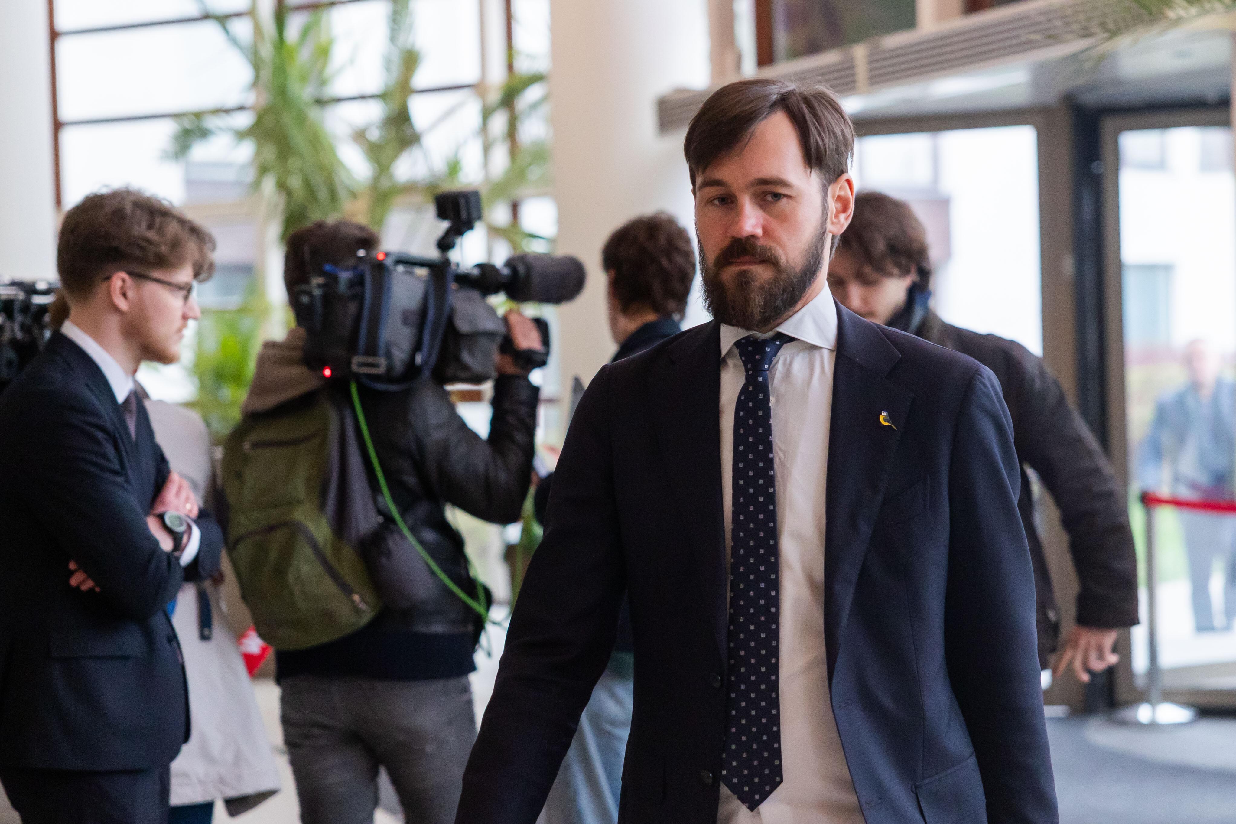 Politika: pasak R. Baranovo, daliai politikų LRT įstatymas – politinis reikalas, nebe taip svarbu, kas ten parašyta, – vieniems svarbu priimti pataisas, kitiems – kad jos nebūtų priimtos.