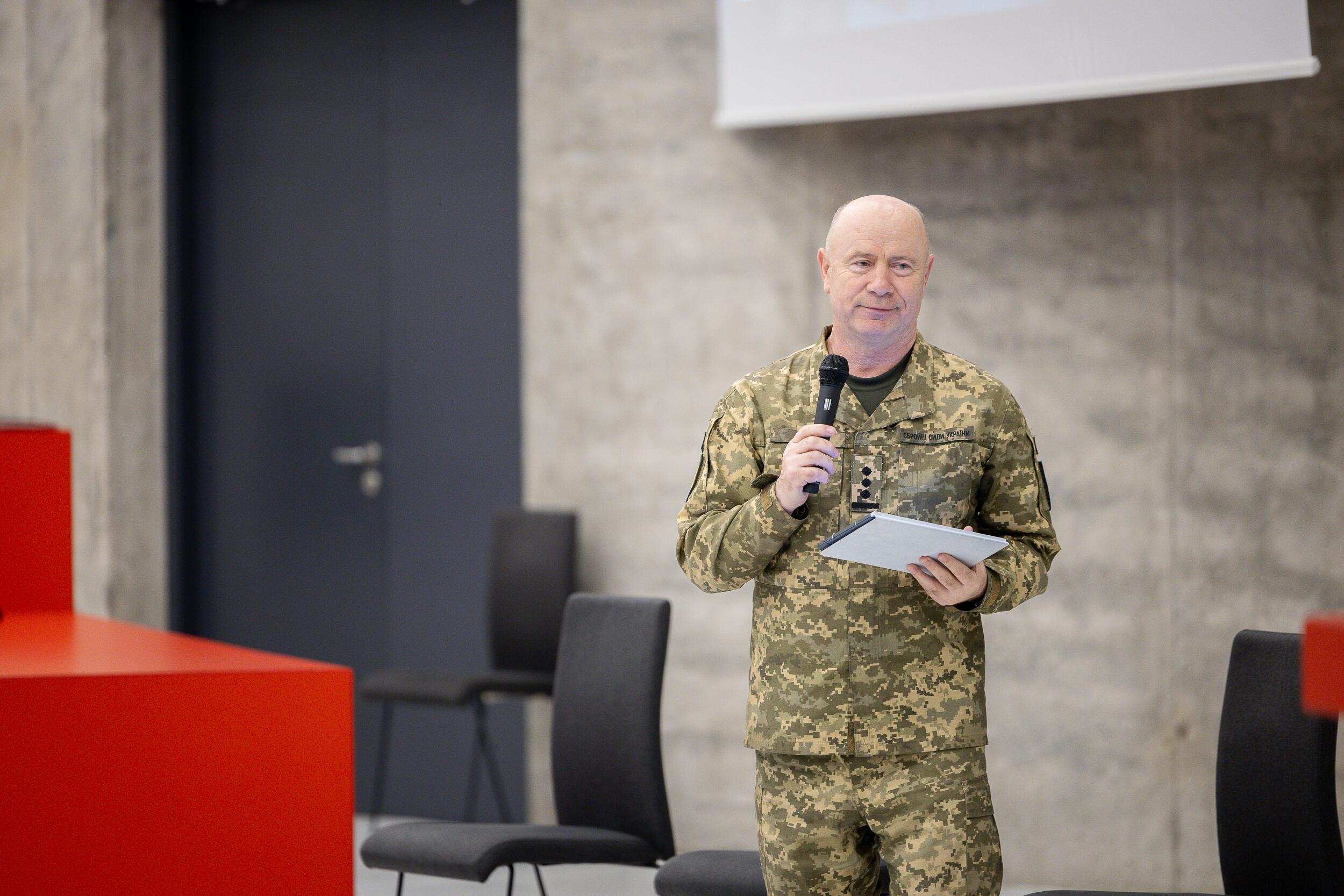 Akcentas: J. Gusaras pabrėžė, kad pasirengimas turi būti toks tvirtas, jog krizės akimirką vadovui liktų laiko ir jėgų svarbiausiam – emocijų ir žmonių išgyvenimų valdymui.