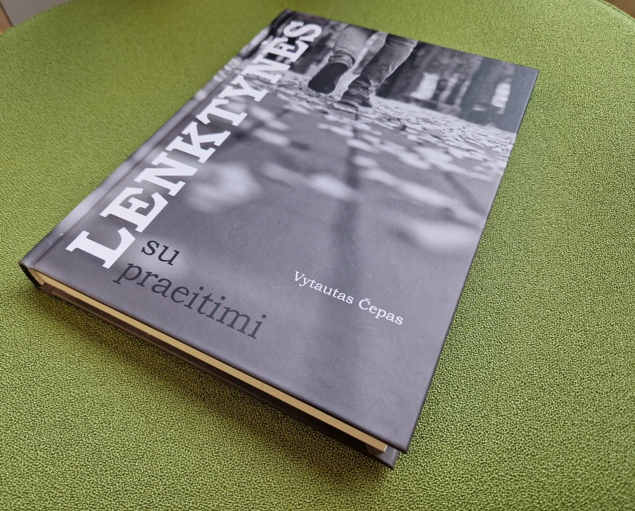 Naujiena: pastarąją savo knygą V. Čepas pavadino intriguojamai.