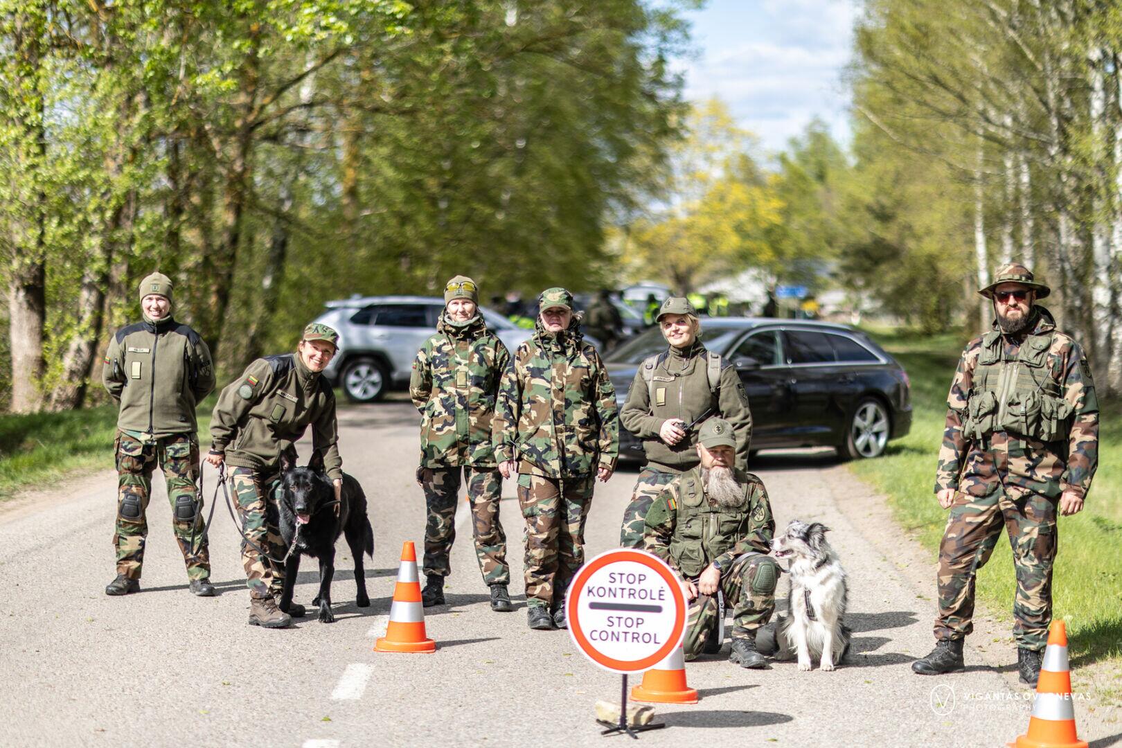 Savybės: šauliai neabejoja, kad jų veikloje svarbiausia ne šuns veislė, o jų nora dirbti, fizinis pajėgumas ir meilė žmonėms.