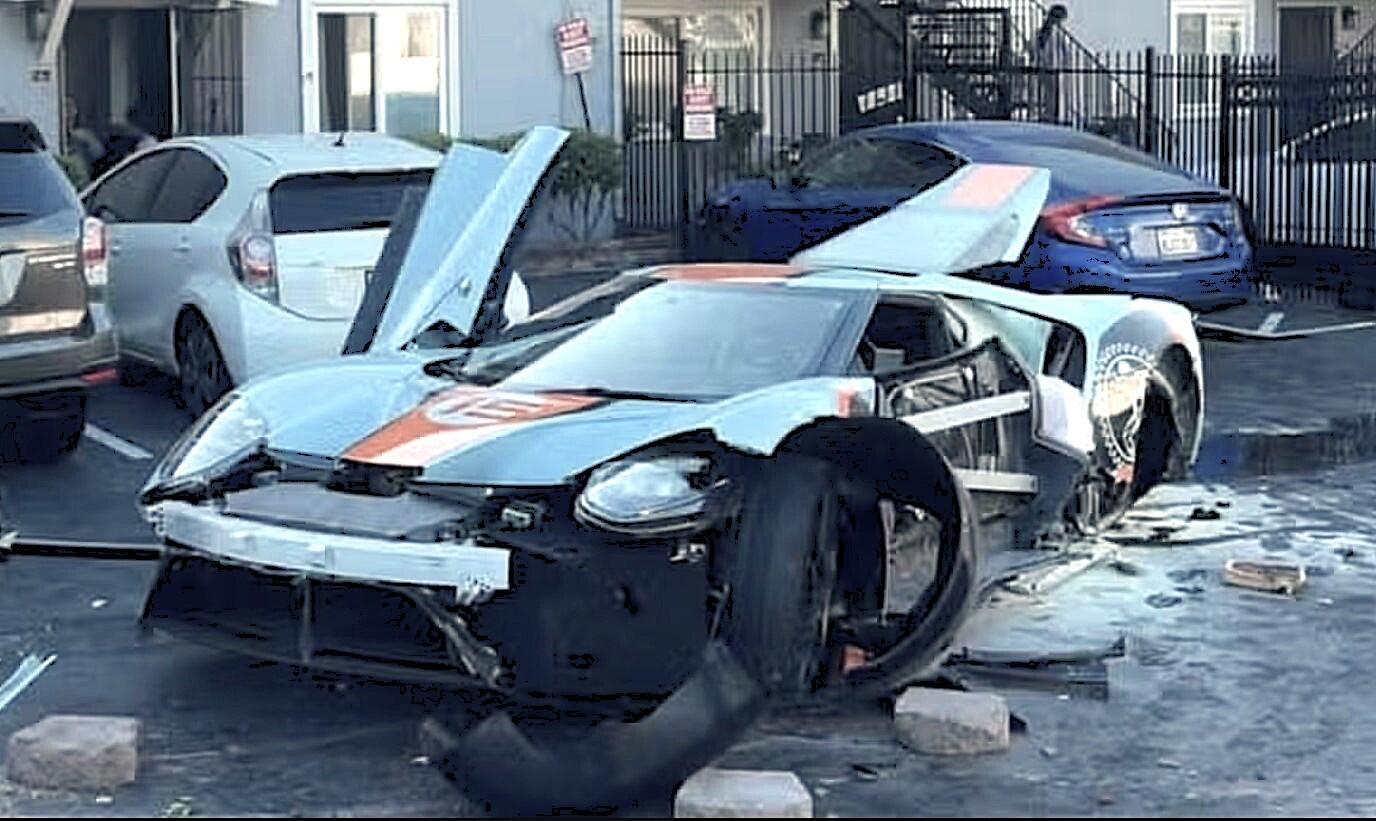 Atsisveikinimas: 2,5 mln. kainavusio „Ford GT“ skrydis buvo pirmas ir paskutinis.
