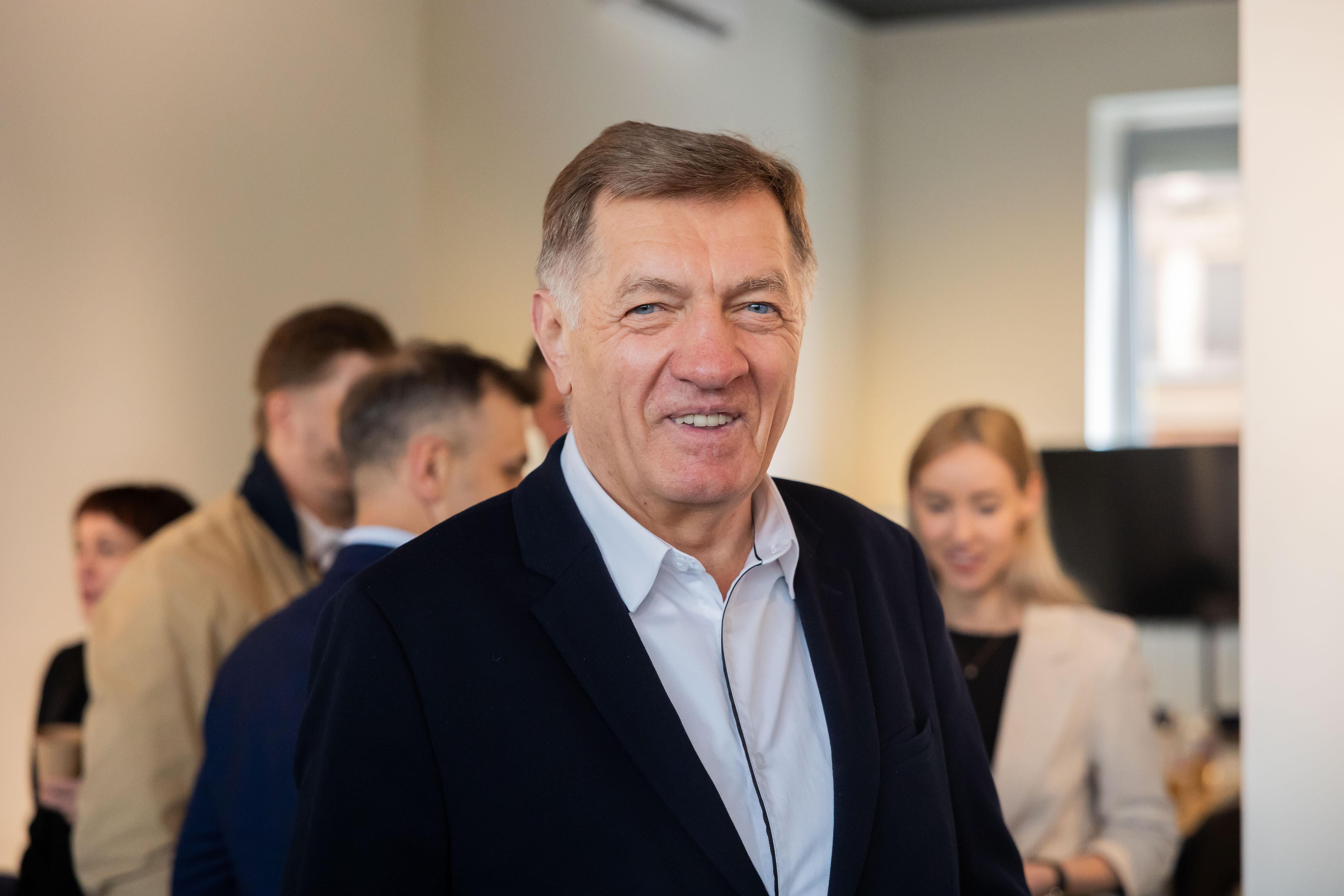 Be krypties: A. Butkevičiaus vertinimu, didžiulis šios Vyriausybės trūkumas – tai, kad nematyti aiškaus strateginio plano išskiriant vieną, du, tris svarbiausius prioritetus.