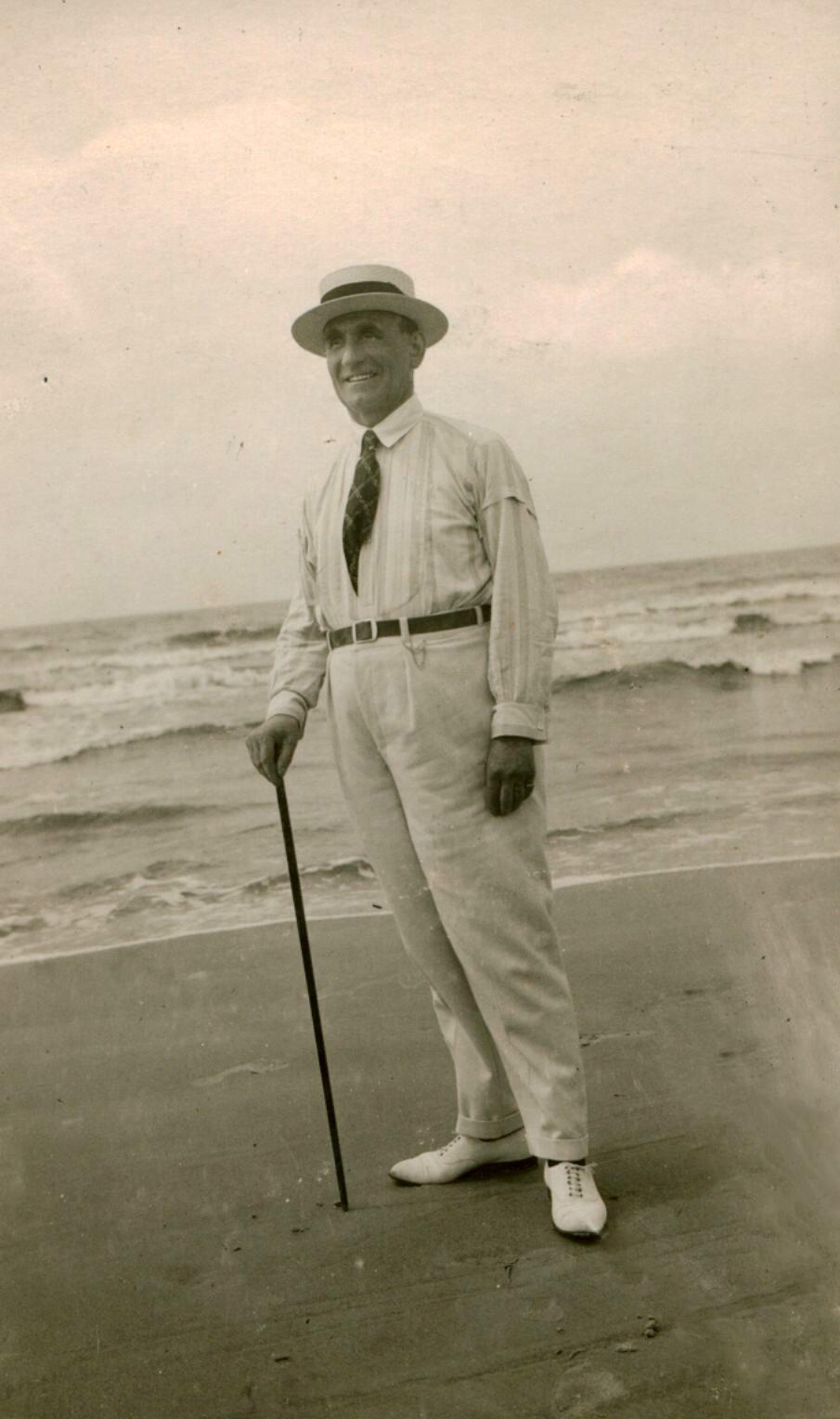 Orestas Marini, 1934 – 1937 m. gyvenęs Kaune, Mašiotų name K. Donelaičio g. 2 b. Palanga. 1924.