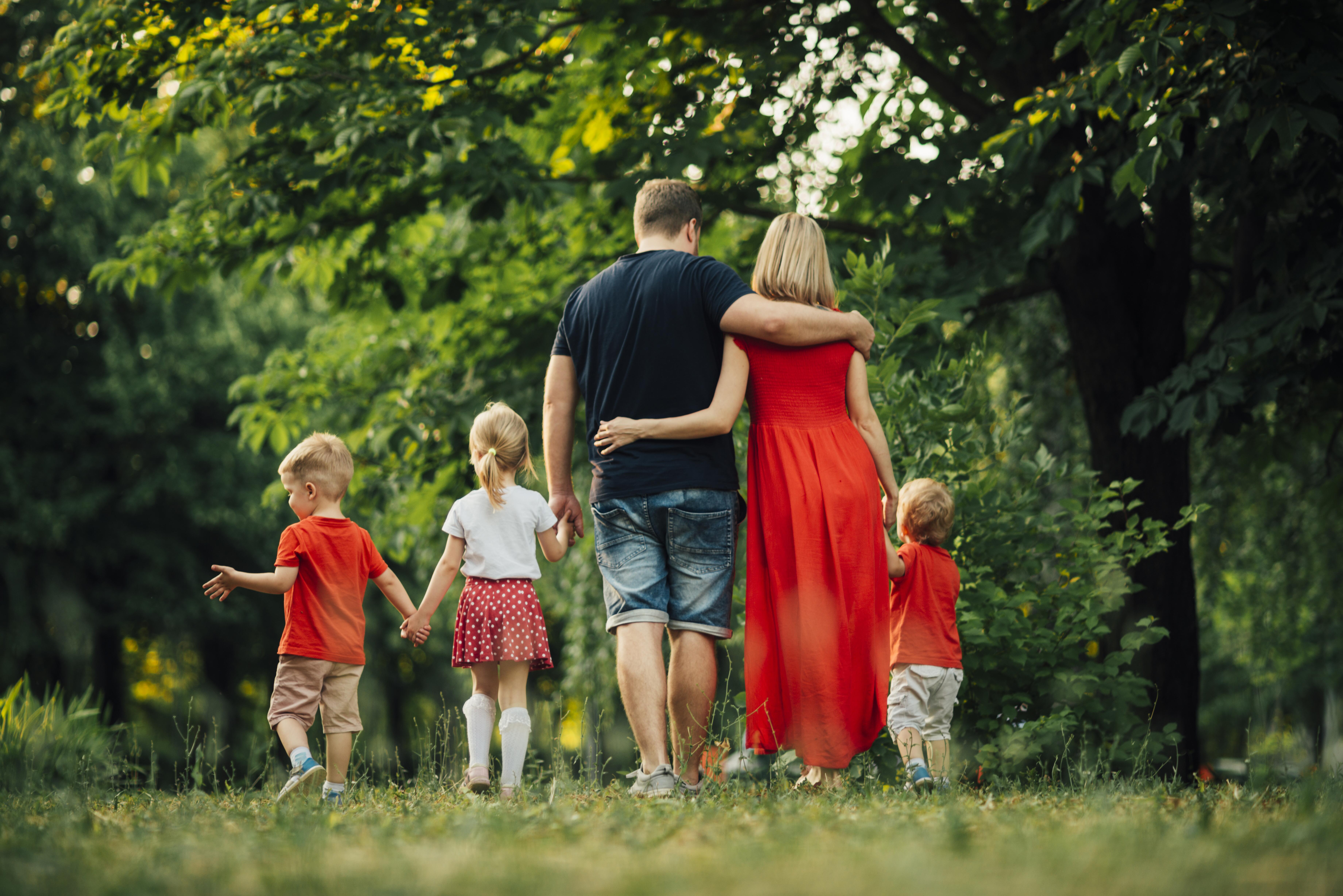 Eiliškumas: norvegų tyrėjų duomenys rodo, kad vyriausi vaikai šeimoje dažniausiai yra protingesni – ir tai ne genų, o tėvų auklėjimo ir didesnės atsakomybės rezultatas.