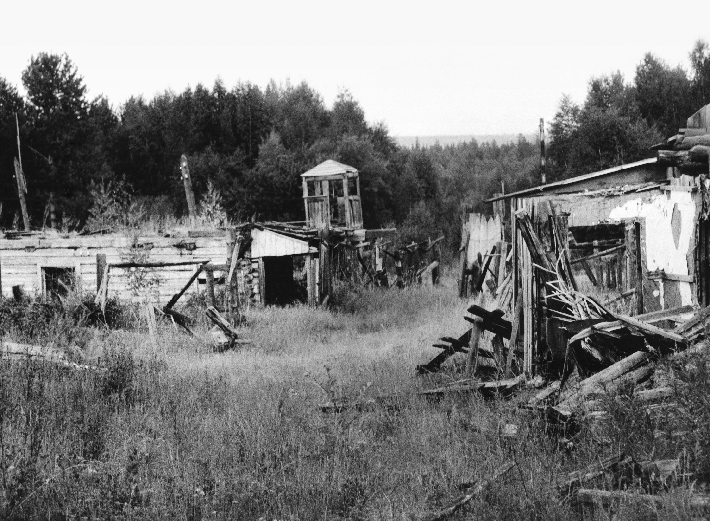 Nebėra: lagerio Revučyje liekanos. 1989 m.