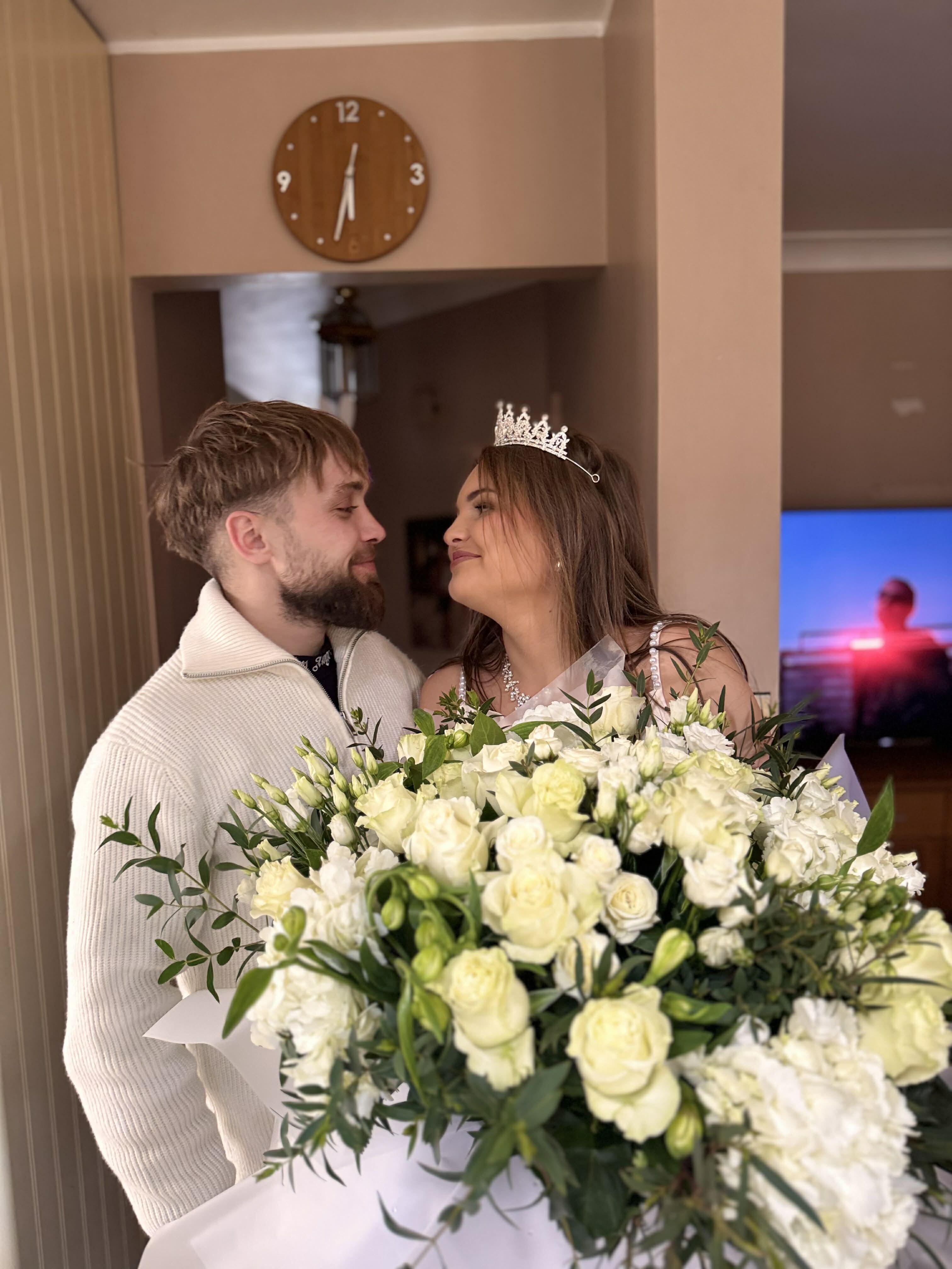 Pora: su vaikinu Dovydu Roberta susipažino dar paauglystėje Kuršėnuose, o vėliau keliai juos vėl suvedė.