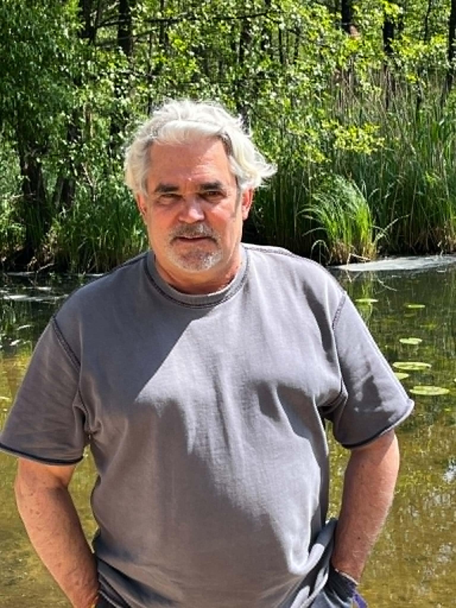 Vieta: Kaune gimęs, Vilniuje augęs, o Klaipėdoje žurnalistu dirbęs G. Vaičekauskas vilniečiu savęs nelaiko, nes jaučiasi kosmopolitu.
