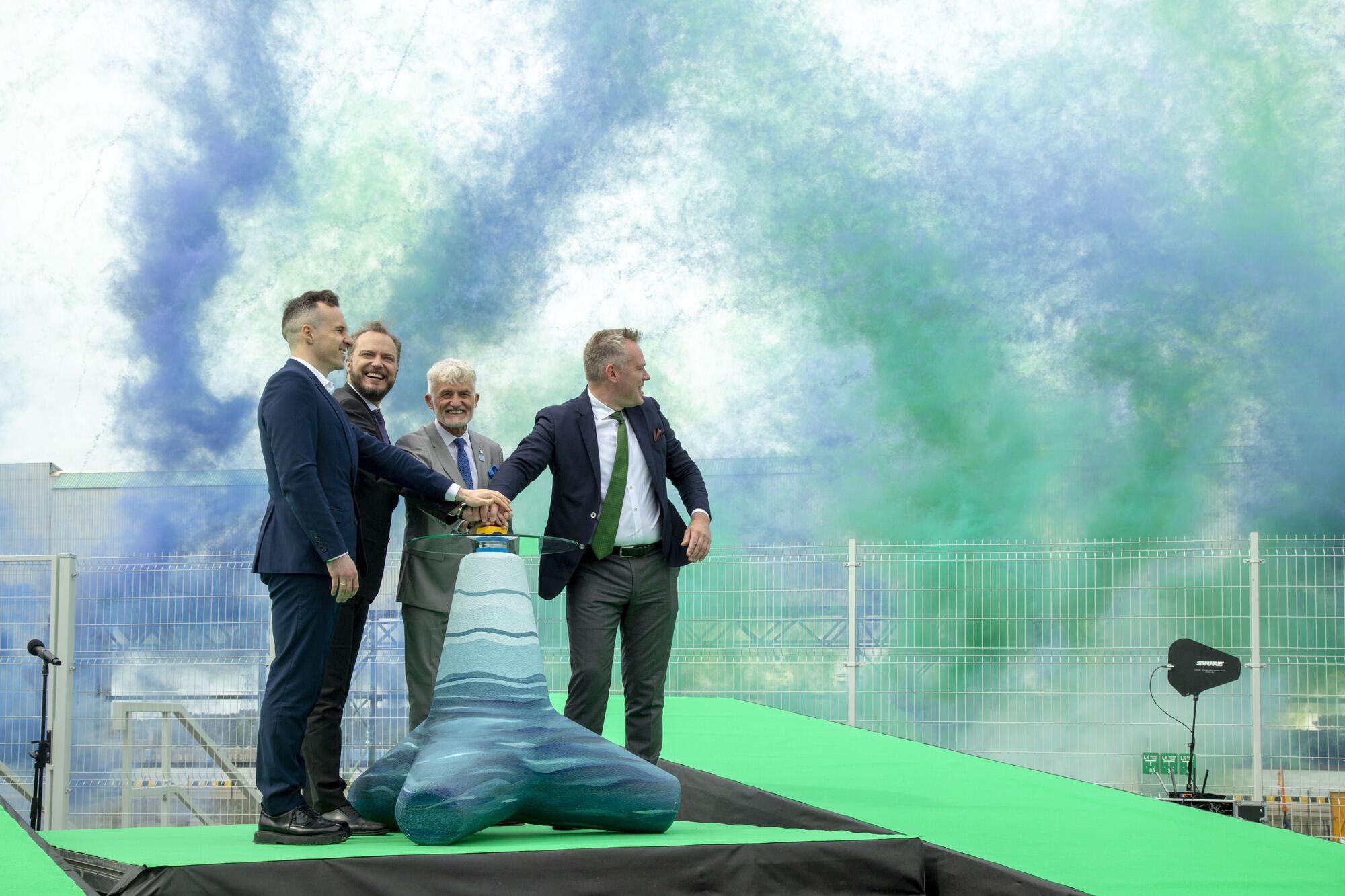 Ceremonija: Klaipėdoje uosto teritorijoje iškilmingai atidaryta pirmoji Lietuvoje žaliojo vandenilio gamybos ir pildymo bazė.