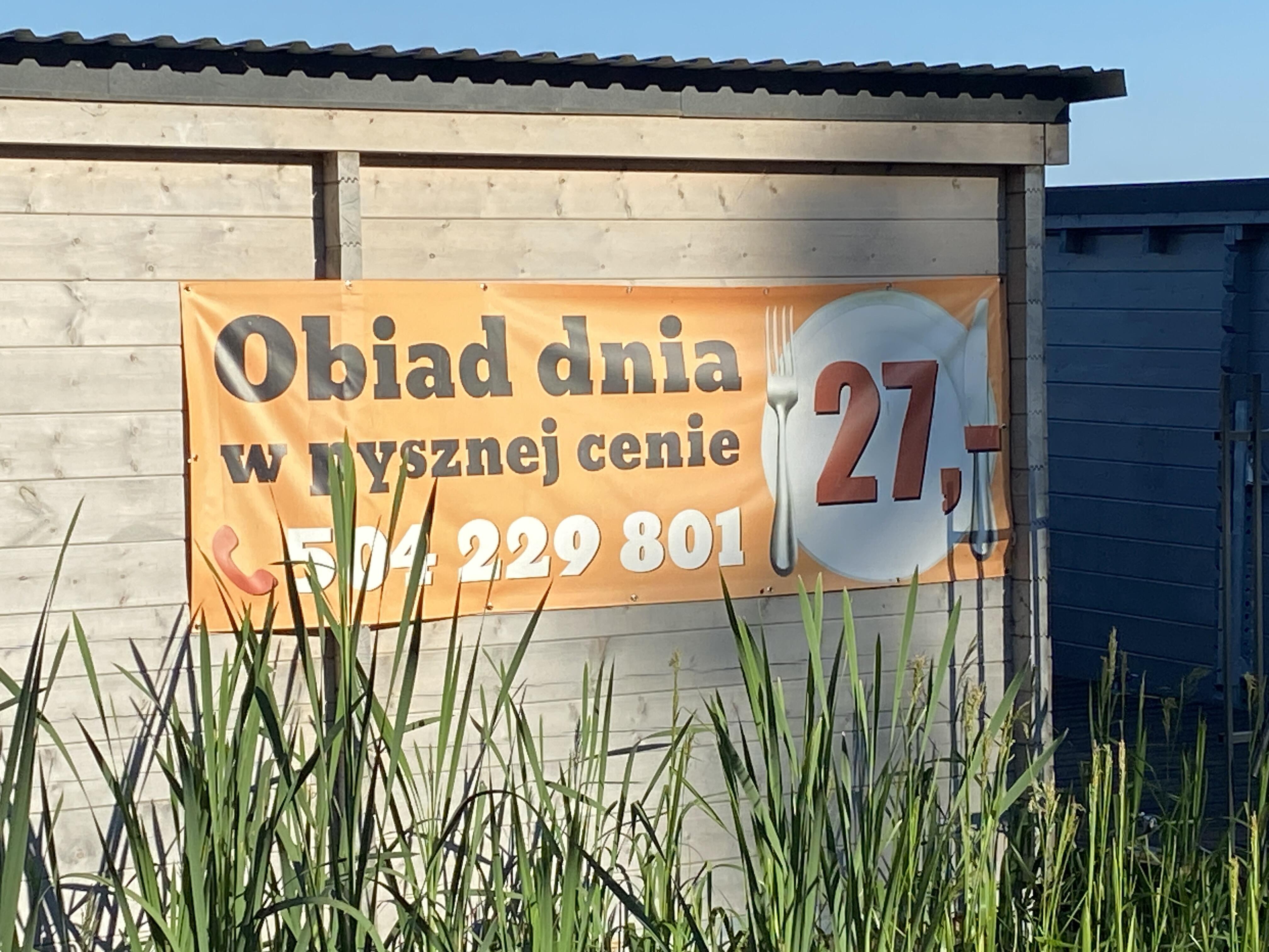 Siurprizas: į Suvalkus atvykusius lietuvius labai nustebino pristatomų pietų kaina – 27 zlotai (6,35 euro).