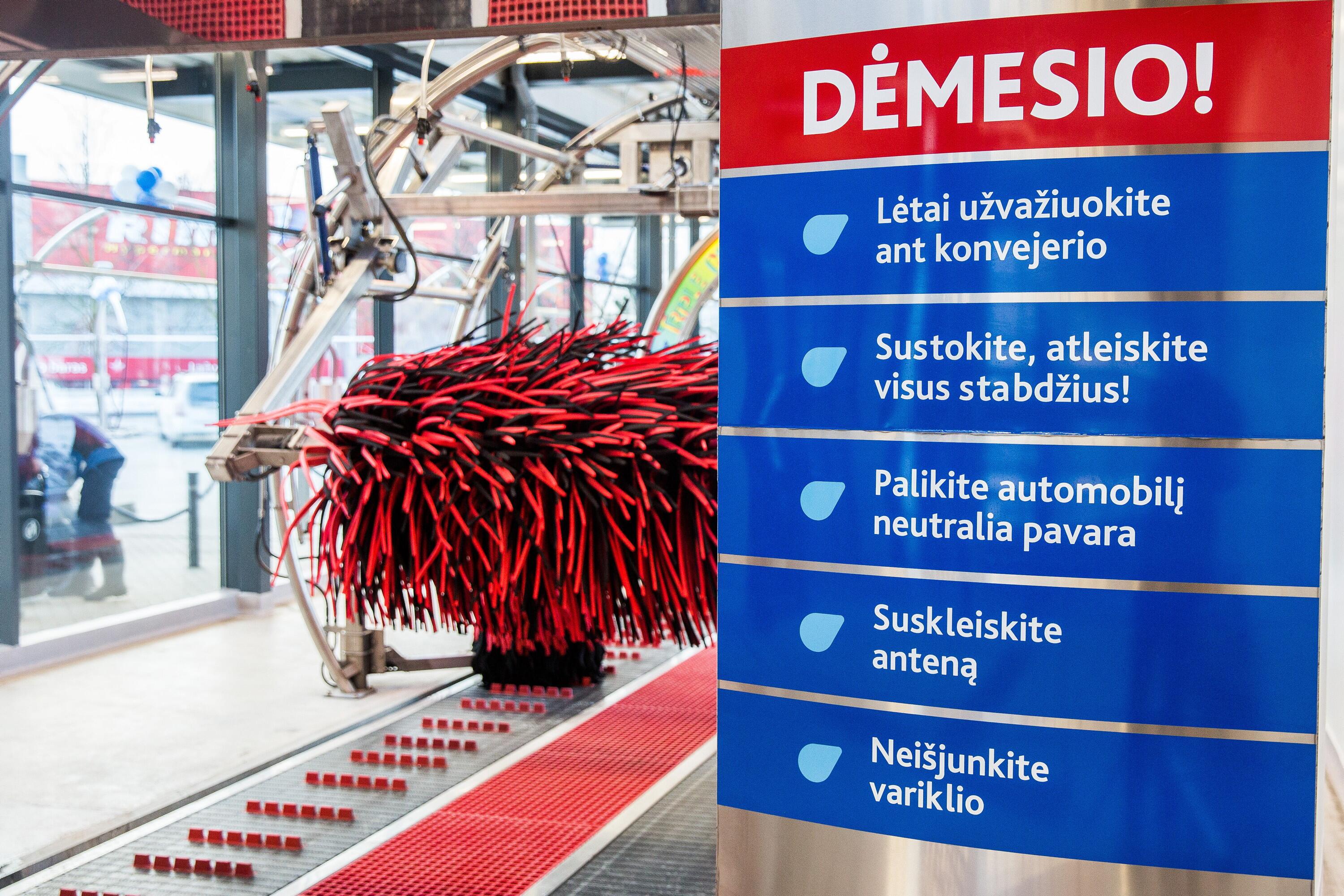 Savieiga: automatinėse plovyklose vairuotojas negali kontroliuoti nei vandens srovės stiprumo, nei besisukančių volų.