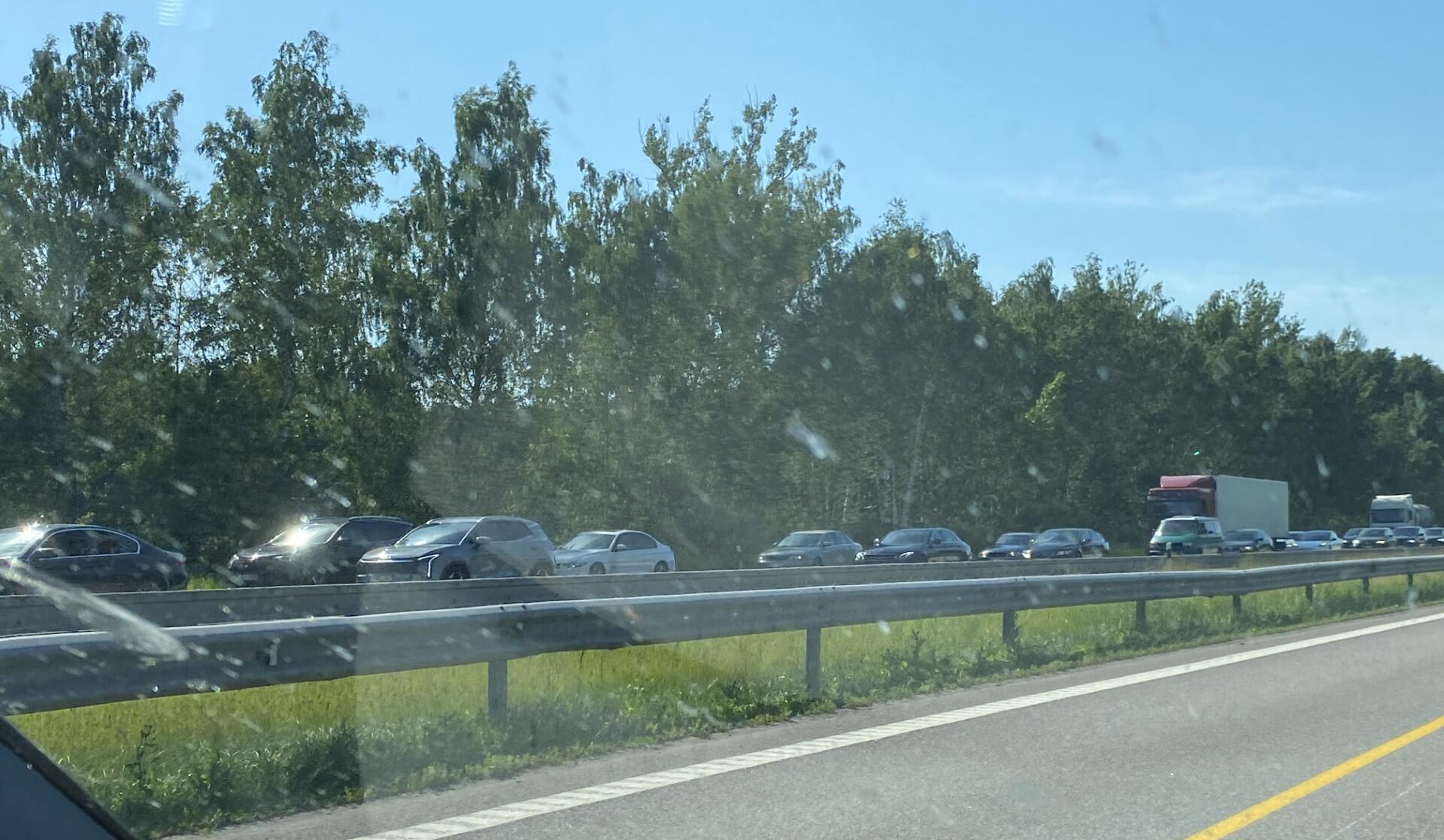Diskomfortas: iš pajūrio grįžtantys vairuotojai pateko į spąstus – magistralėje nusidriekė kilometrinės eilės.
