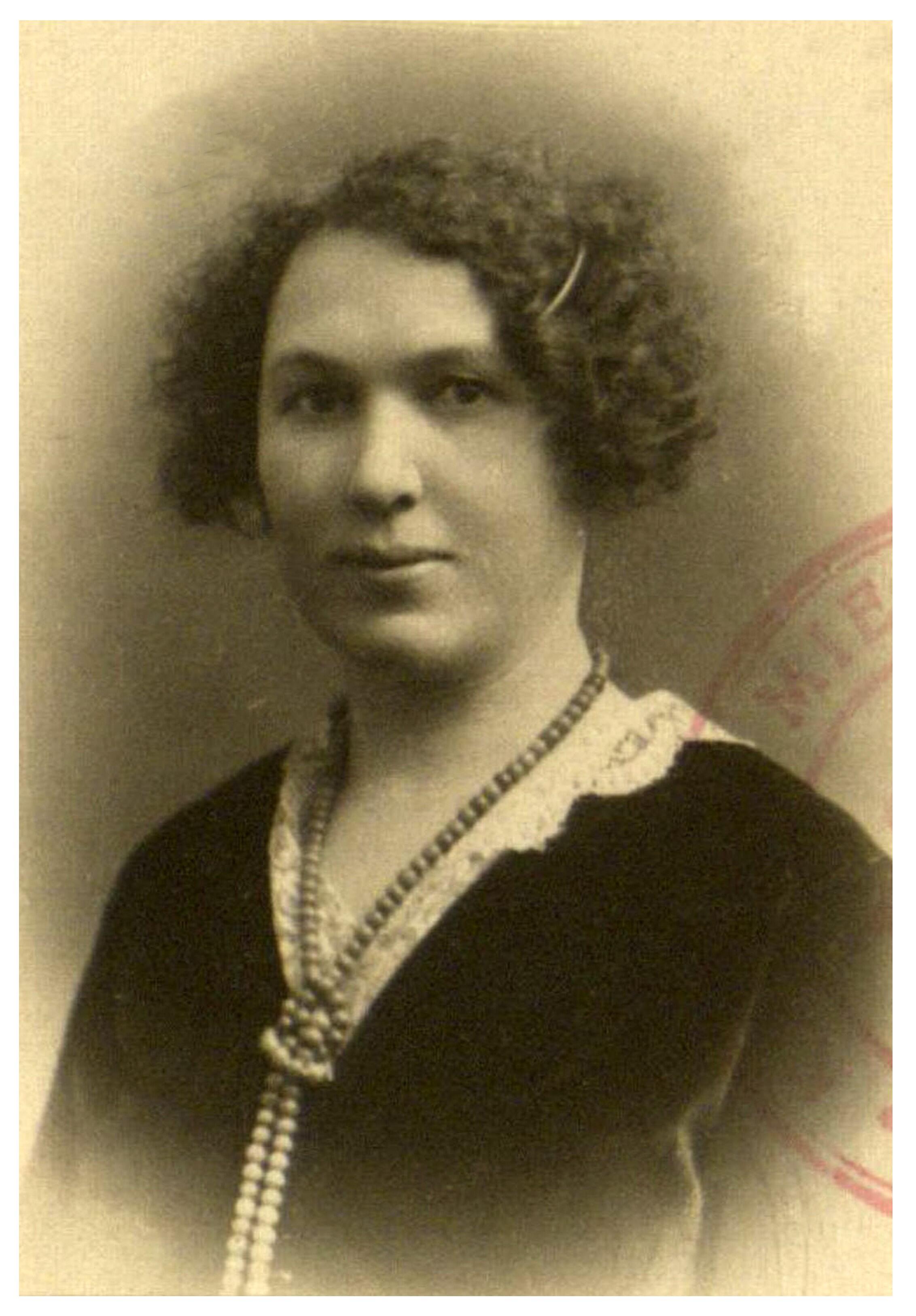 J. Janulaitytė–Biliūnienė–Matjošaitienė, paso kortelės nuotrauka. 1934.