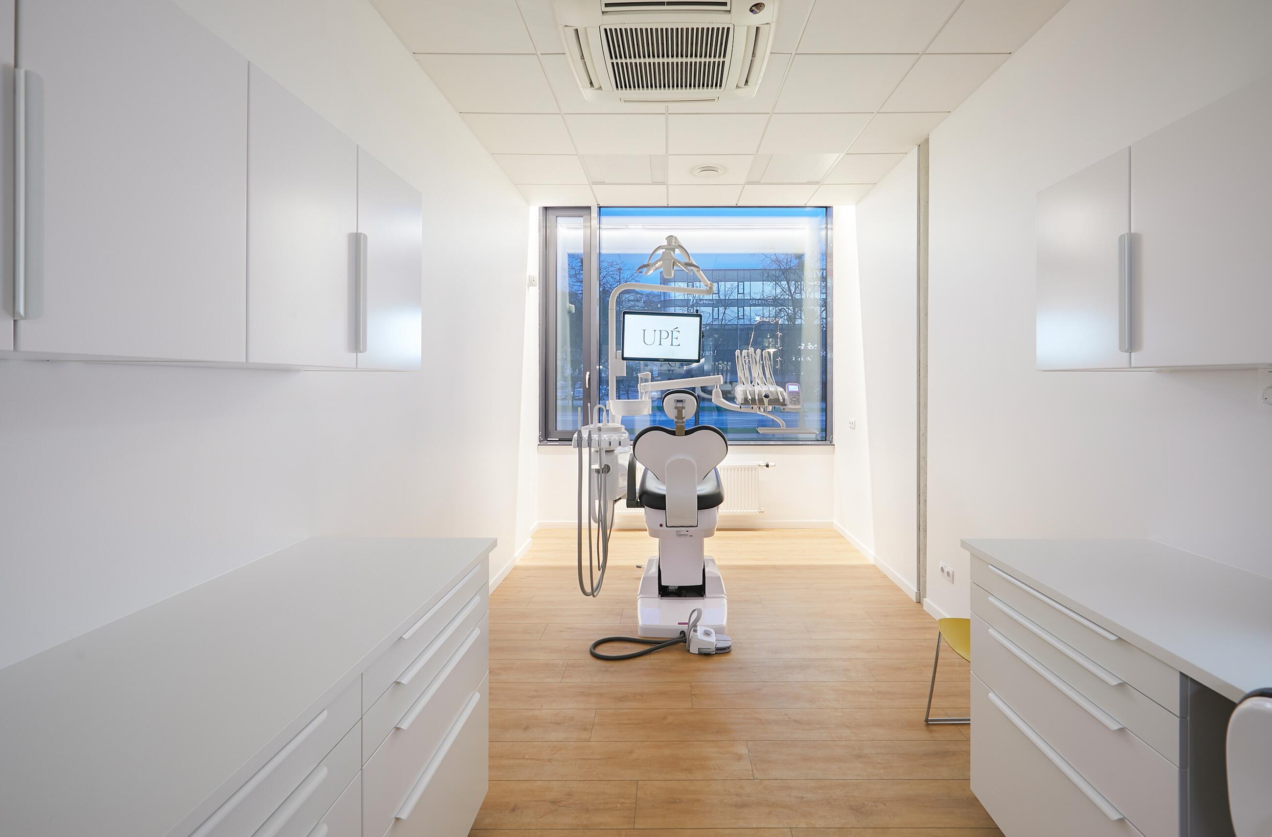 Svarbiausias patarimas – rinktis ne tik implantą, bet ir patikimą gydymo komandą bei aiškiai pagrįstą gydymo planą. 