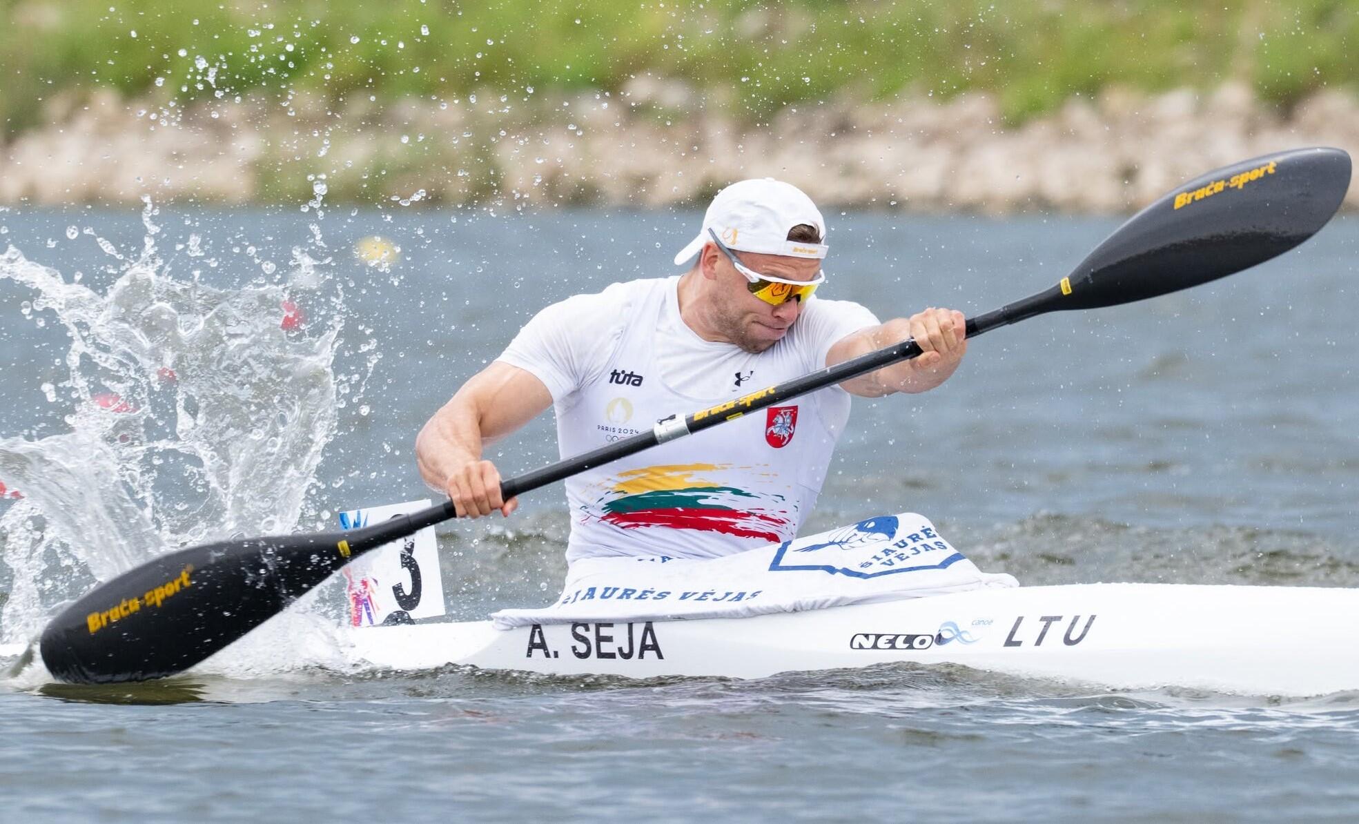 Skirtumas: A. Seja pasaulio taurės 200 m sprinto finale tik 0,07 sek. pralaimėjo serbui ir italui.