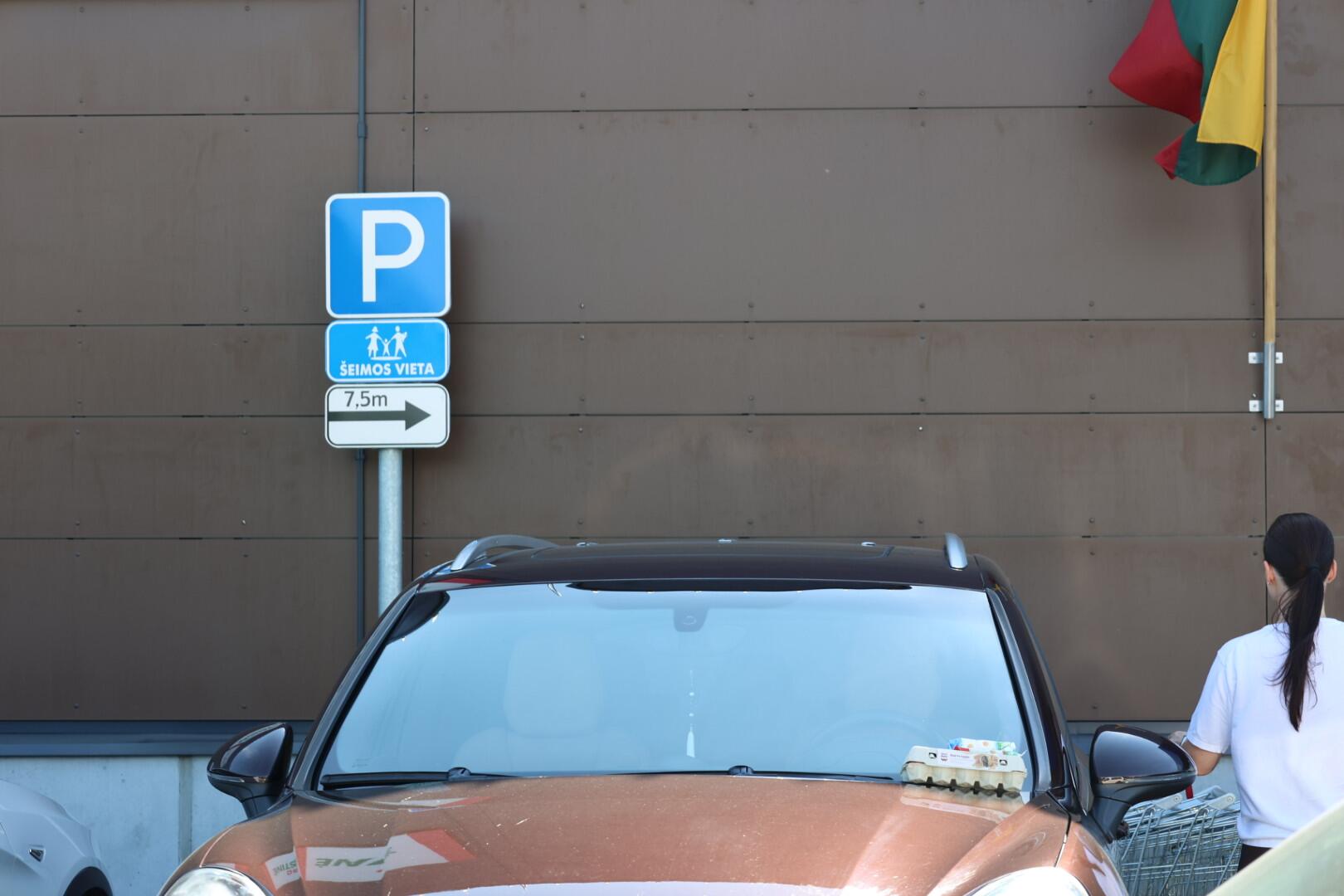 Nepasitenkinimas: pastebima, kad šeimos vietoje automobilius palieka kas tik nori.