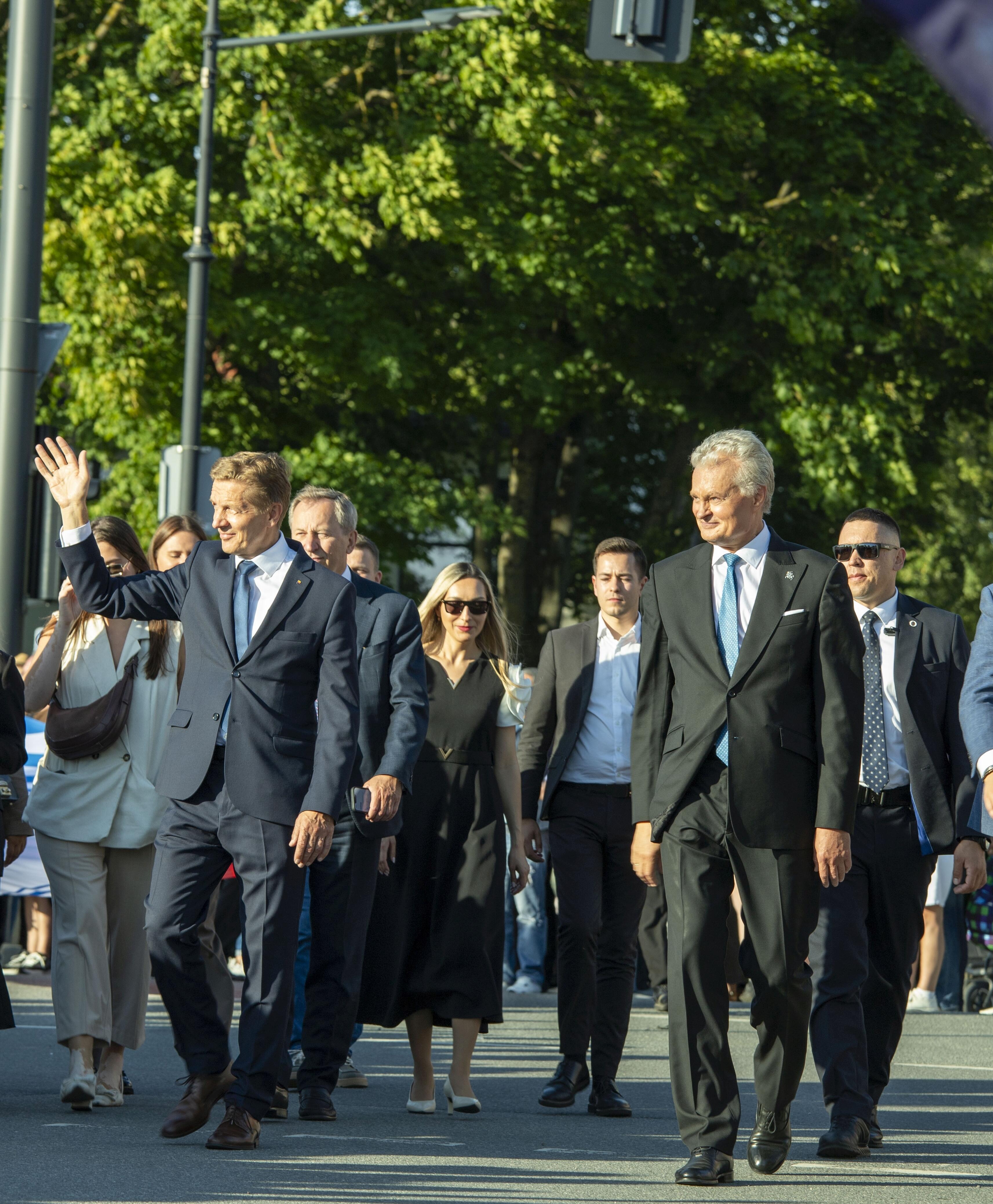 Dalyvavo: eisenos priekyje startą šventinei kelionei per uostamiestį davė Klaipėdos meras A.Vaitkus ir šalies prezidentas G. Nausėda.