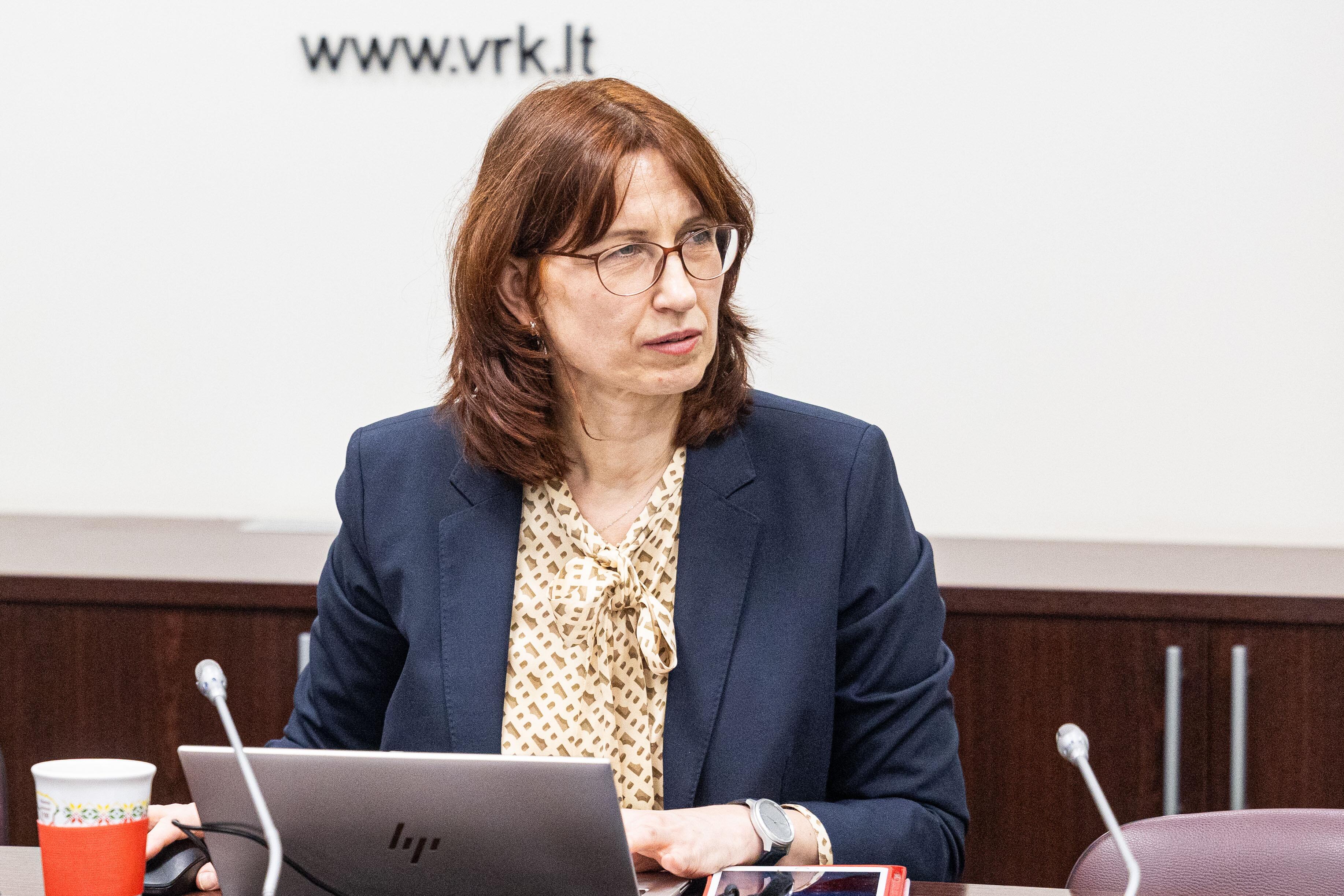 Nauja: „Dabar VRK galės nespausdinti kandidatų rinkimų programų, jei jose yra nuostatų, prieštaraujančių nacionalinio saugumo interesams, pamatinėms konstitucinėms vertybėms“, – sako L. Petronienė.