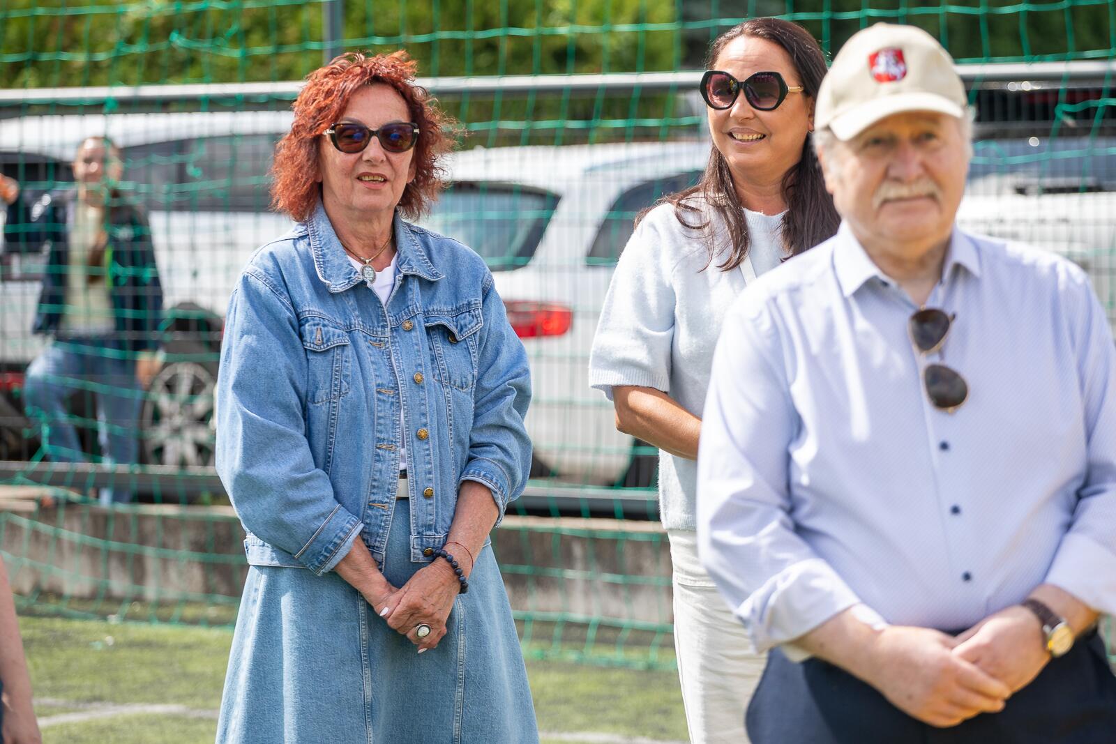 KAFF garbės prezidentas R. Pikčiningis ir a.a. A. Ulevičiaus artimieji