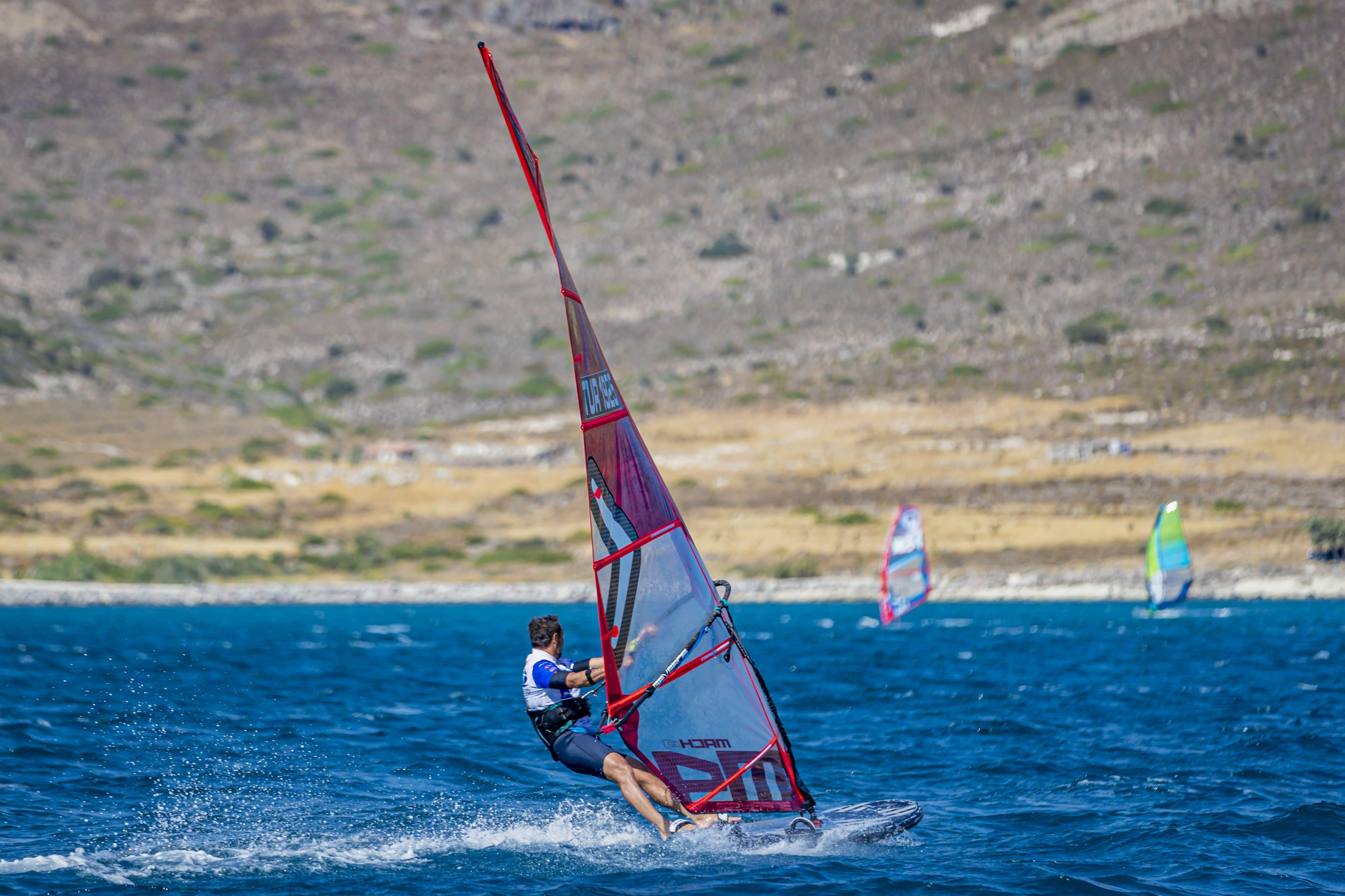 Vandens sporto mėgėjai Alacati mieste 