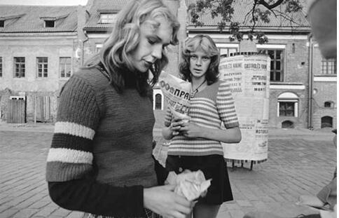 Mintis: laikmetis ir pokyčiai nuo 1978-ųjų – kiek daug galima perskaityti vienoje nuotraukoje.