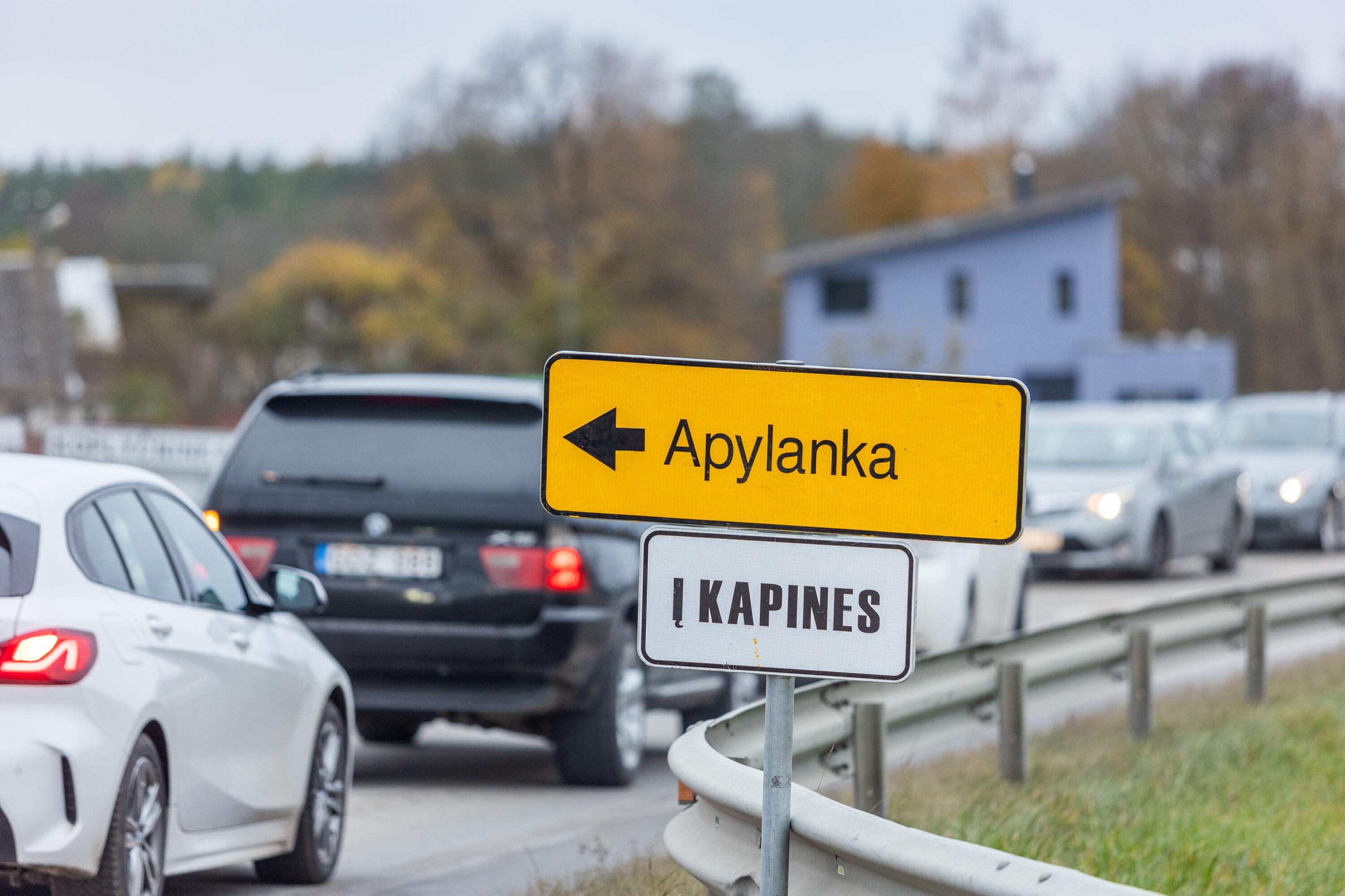 Keista: Ispanijoje pasitaiko žmonių, kurie važiuodami pro kapines sulaiko kvėpavimą, tikėdami, kad tai padės išvengti nelaimių.