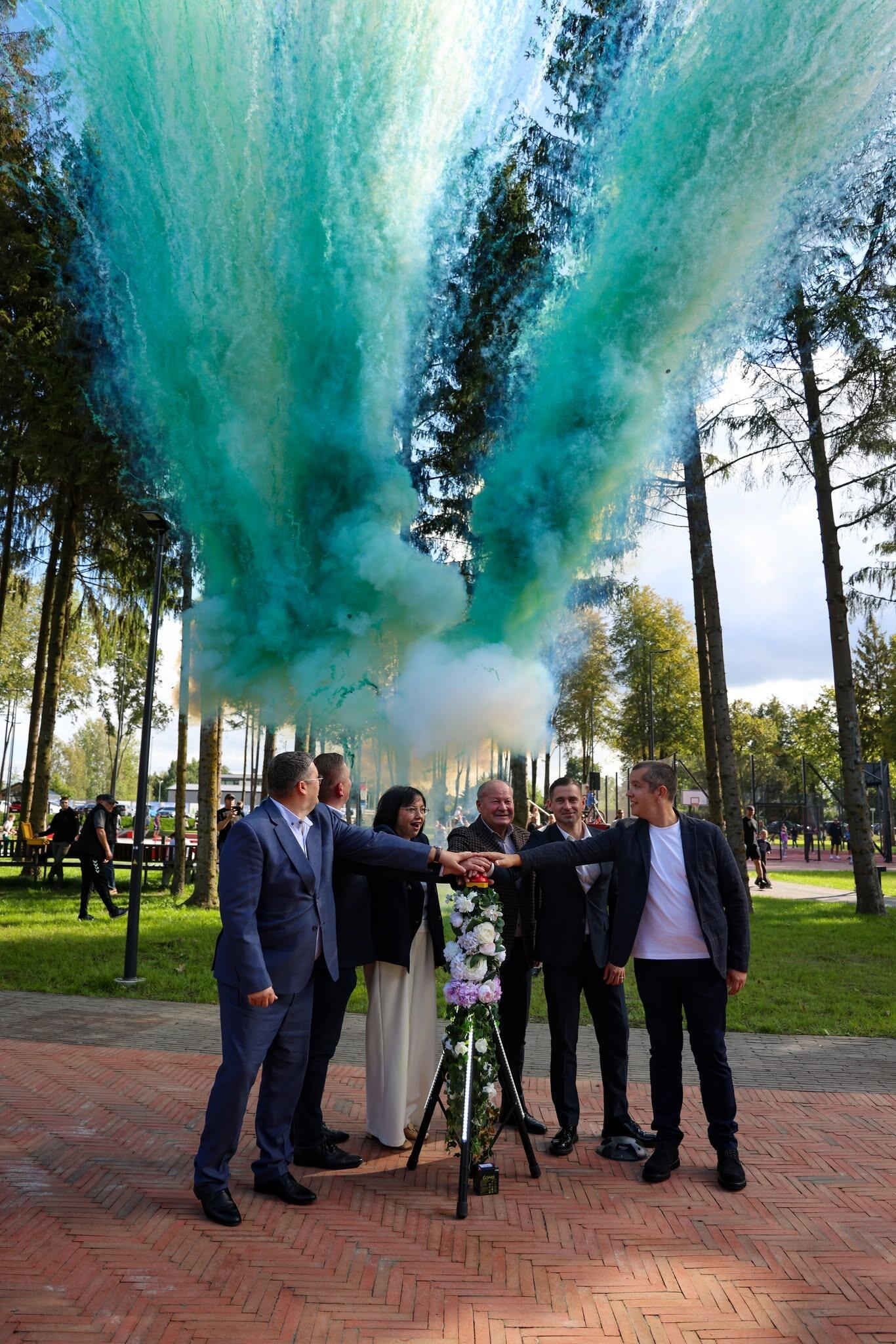 Įspūdinga: įspūdinga buvo ne tik oficiali parko atidarymo ceremonija, bet ir visa tos dienos programa.