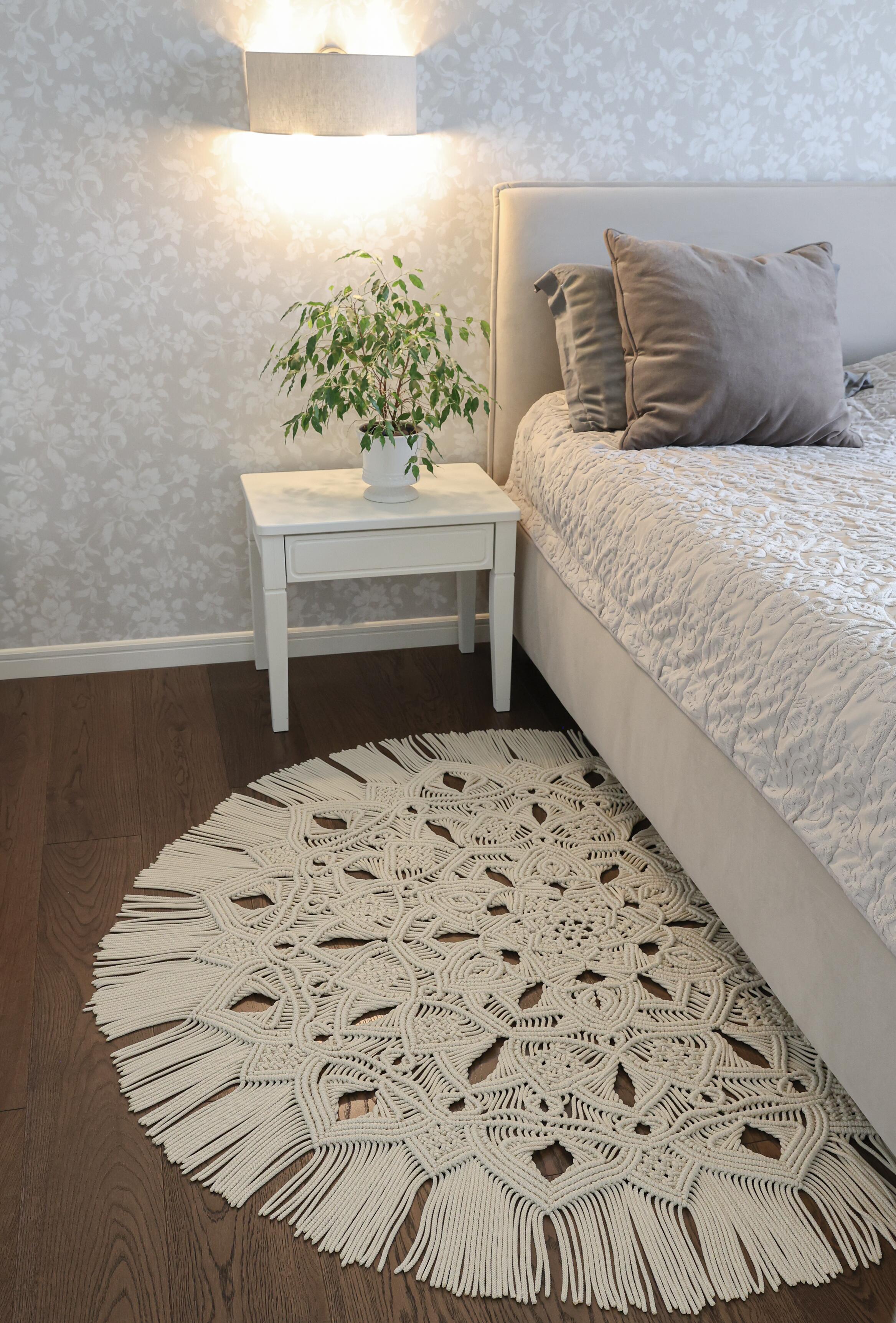 Kantriai: norint nupinti tokį kilimą, reikia ne vienos dienos darbo ir daug kantrybės.