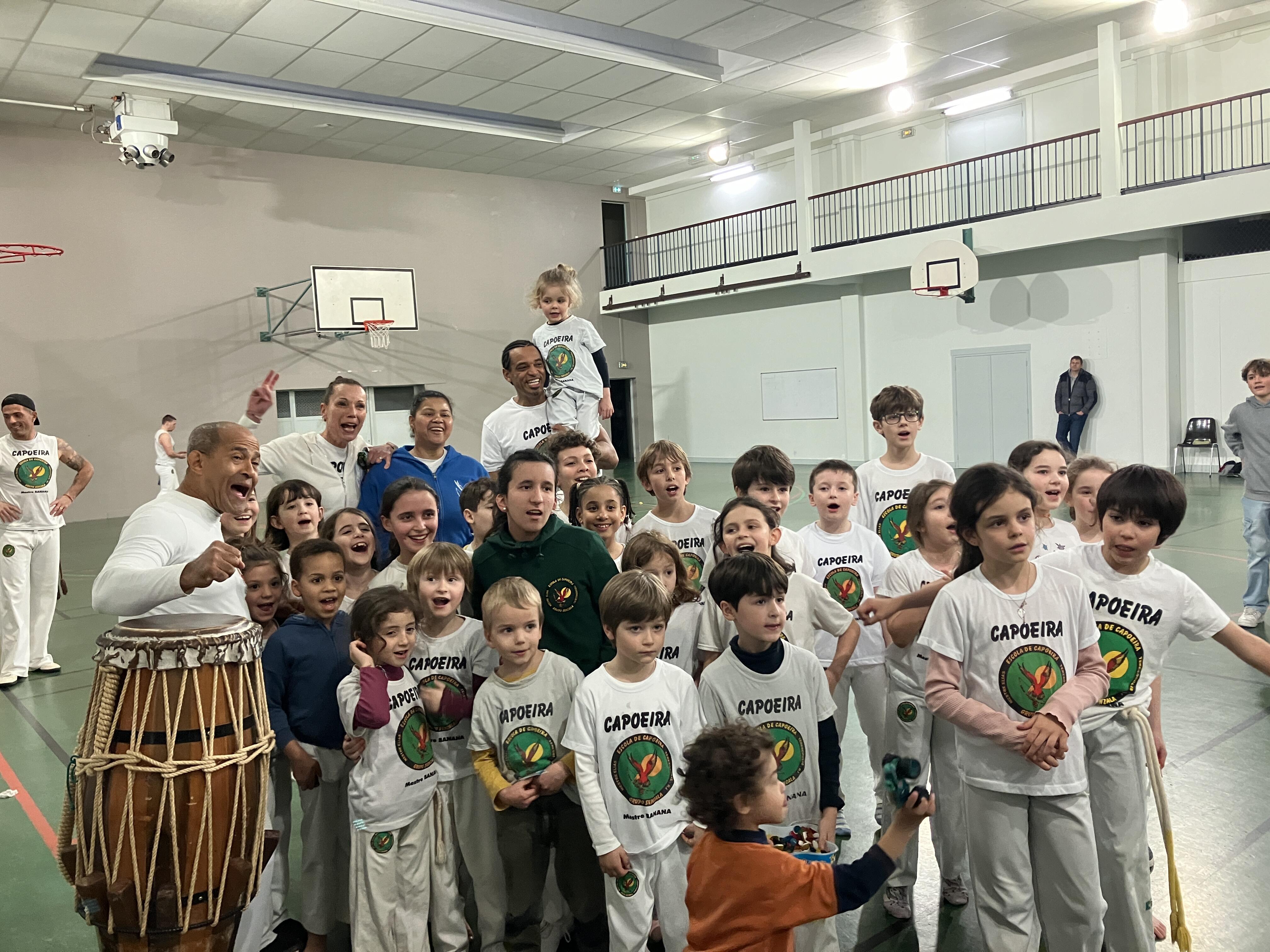 Veikla: visi keturi Rūtos vaikai lanko kapoeirą. Tai bekontaktis brazilų kovos menas su akrobatikos motyvais, atliekamas skambant gyvai muzikai.