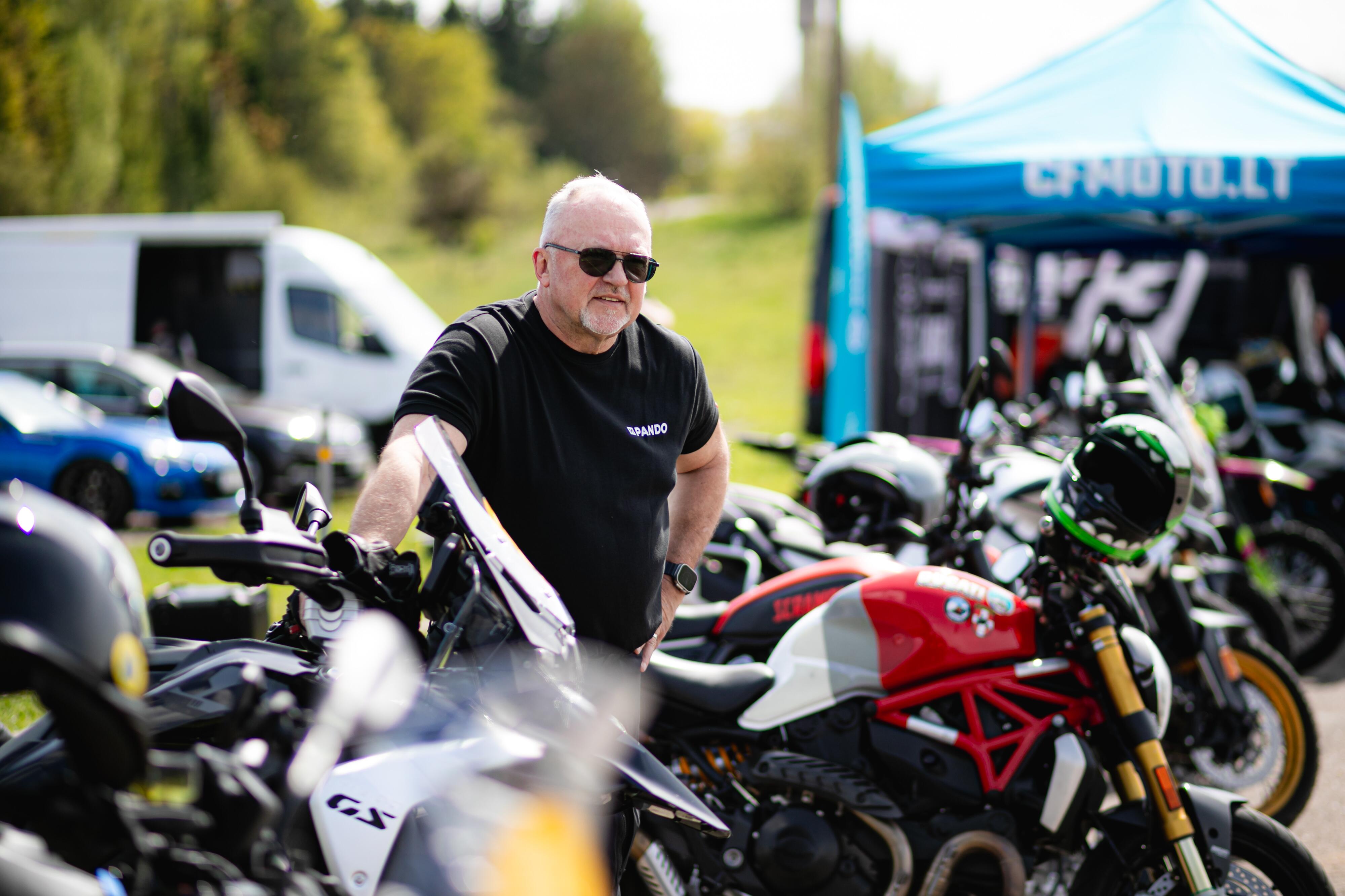  Hobis: jau bene du dešimtmečius didelė R. Sartatavičiaus aistra – motociklai.