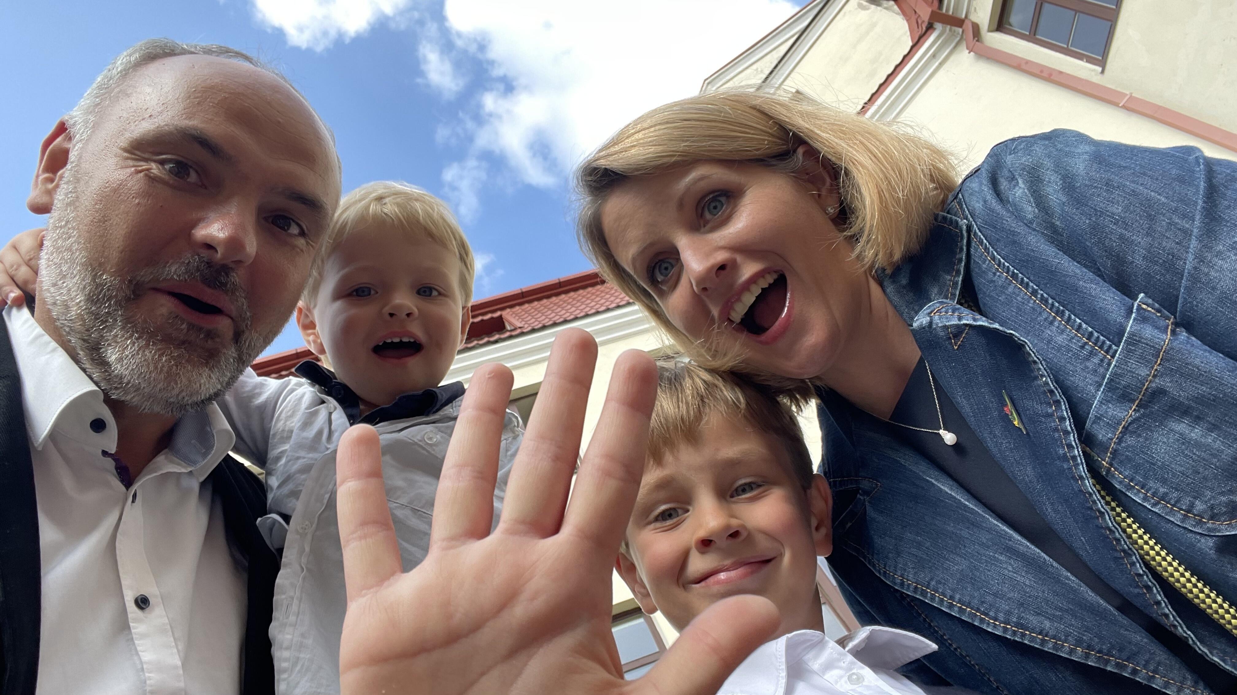 Pasirengę: gerai pailsėjus, ir mokykliniai iššūkiai nebaisūs. Į rugsėjį Špokų šeima žengia drąsiai.