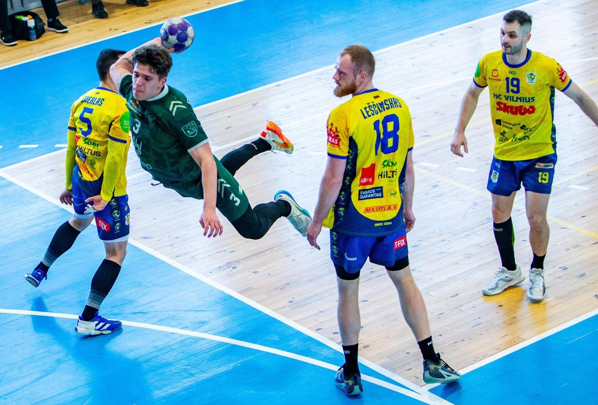 Snaiperis: S. Butkus (su kamuoliu), rezultatyviausias praeito sezono Lietuvos rankinio lygos žaidėjas, tęsia karjerą „Granito-Kario“ komandoje.