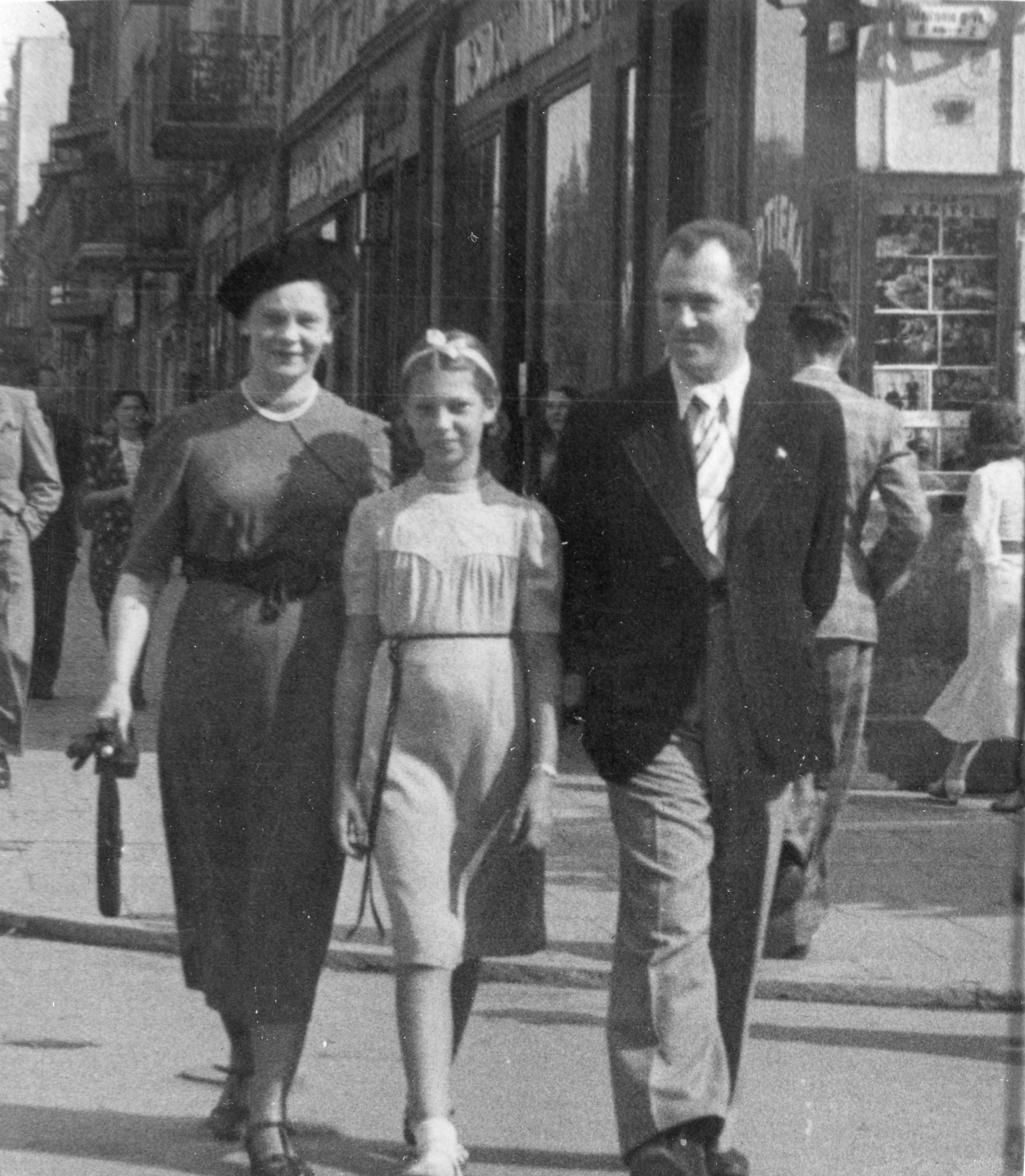 Vaikystė: Ada su mama Elvyra Gens ir tėčiu Jokūbu Kaune.