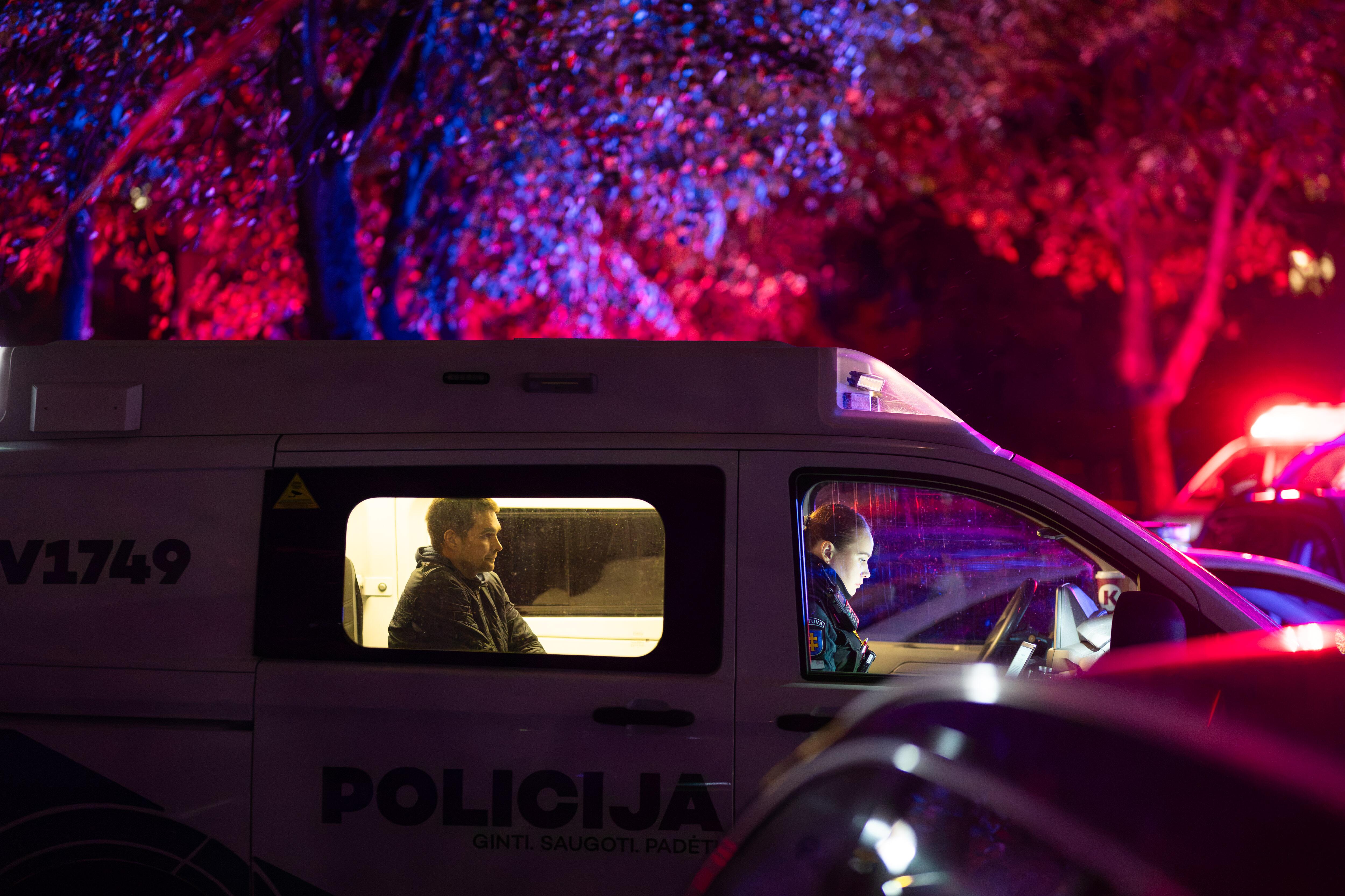 Savanorių prospekte viešoje vietoje nušautas žmogus: sulėkė gausios policijos pajėgos