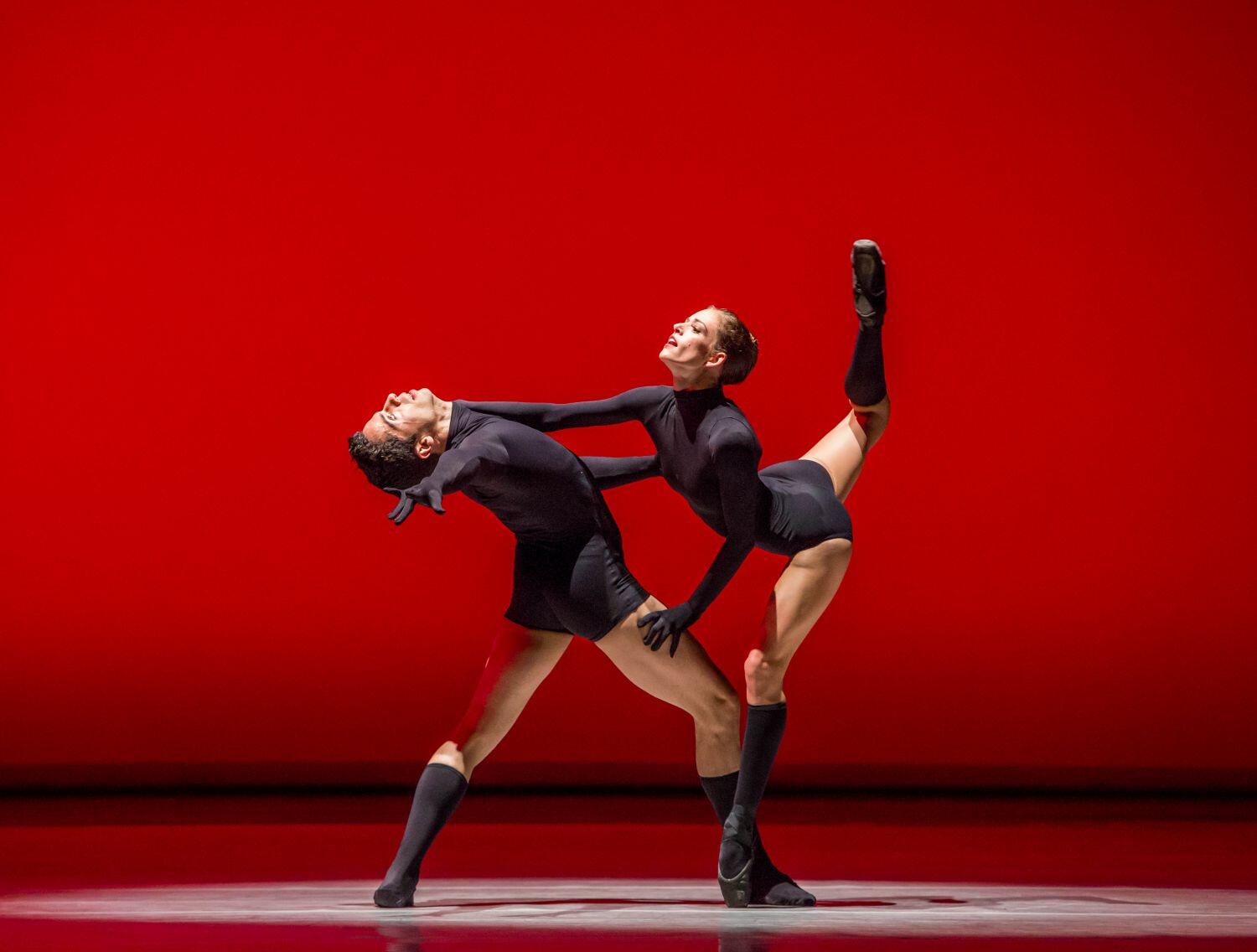 Annabelle Lopez Ochoa spektaklis „Mammatus“. Čikagos „Joffrey Ballet“ trupė. 