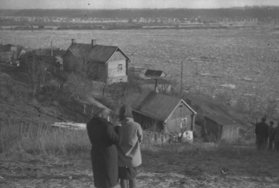 Tvanas: didysis Kauno potvynis. Vaizdas į Jonavos gatvę ir Nemuno ir Neries santaką. 1946 m.