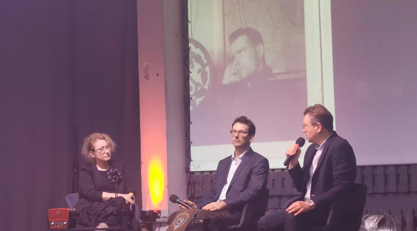 Akcentas: Lietuvos radijo šimtmečio proga įvyko istoriko Tito Krutulio (centre) monografijos „Lietuvos radiofonai ir istorija 1926– 1944 m.: transliacijos, politika, autoriai, klausytojai“ pristatymas.