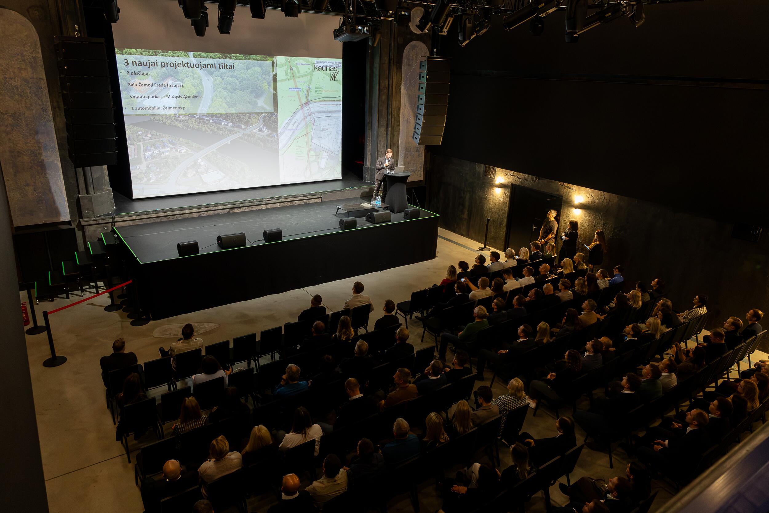 Atgijo: atgaivinus kino teatrą „Daina“, čia rengiami įvairūs renginiai, tad į šią vietą sugrįžo gyvybė. 