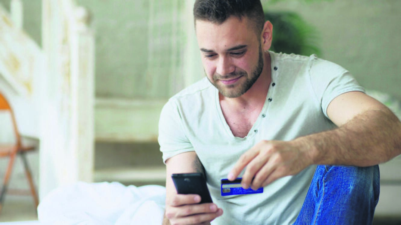 Internetu: patariama atidžiai tikrinti grąžinimo taisykles dar prieš atliekant mokėjimą, analizuoti dydžių lenteles ir skaityti atsiliepimus.