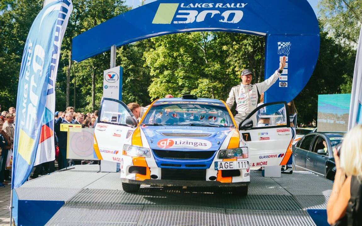 Ralio „300 Lakes Rally“ akimirkos
