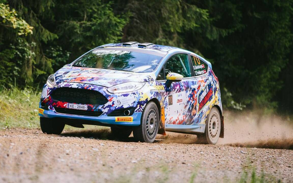 Ralio „300 Lakes Rally“ akimirkos