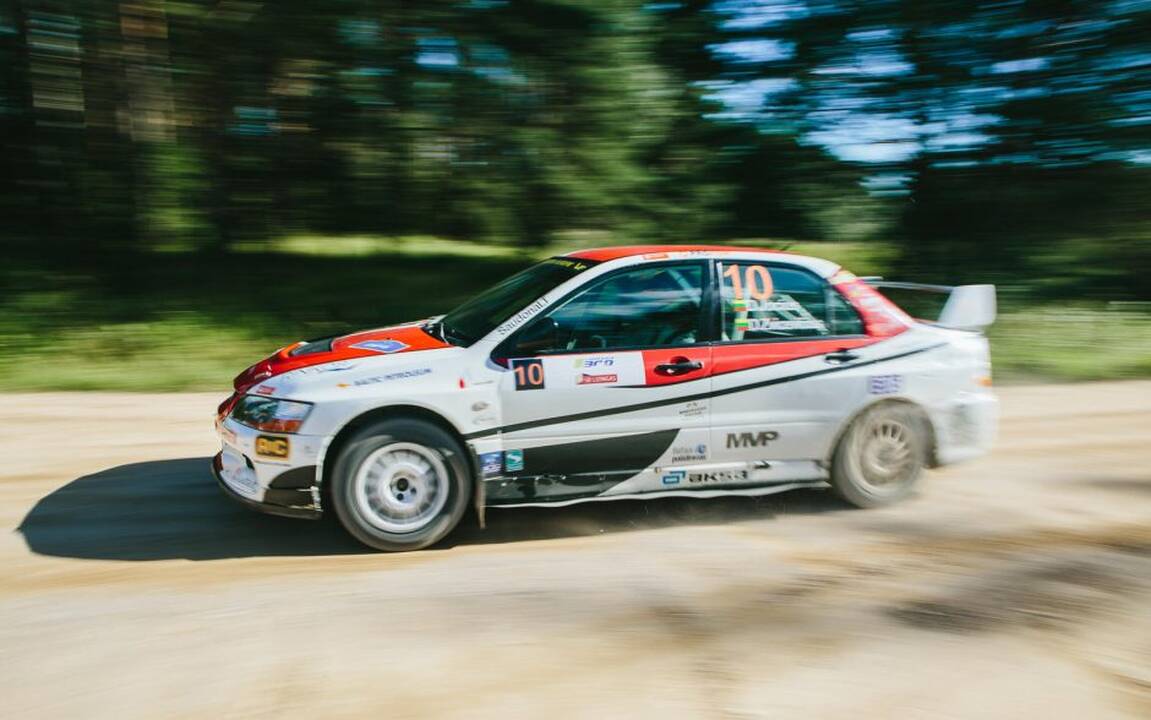 Ralio „300 Lakes Rally“ akimirkos