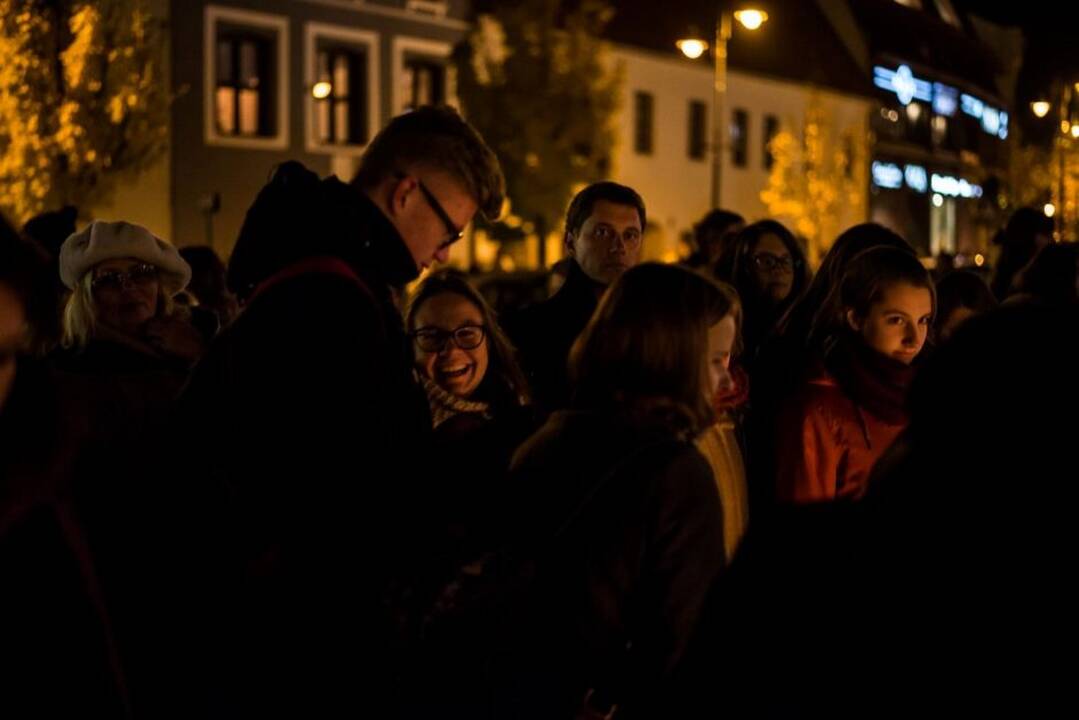 Lietuvoje sužibo tūkstančiai žvakučių