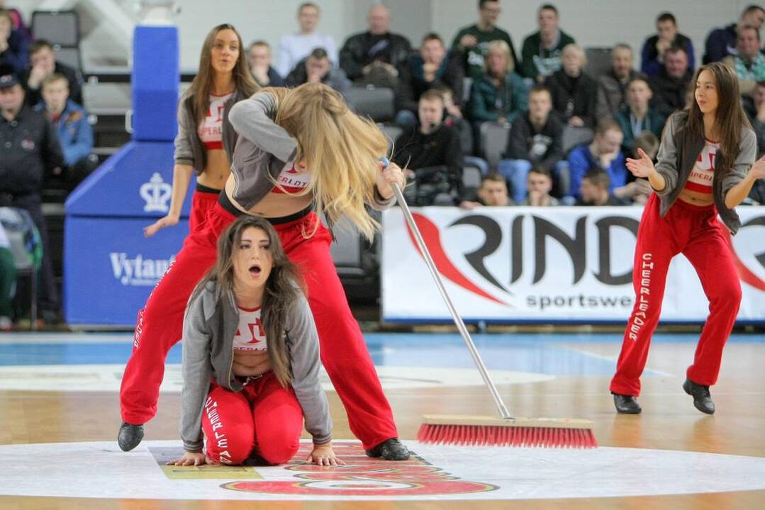 Lietuvos krepšinio lyga: Prienų-Birštono „Vytautas“ – Kauno „Žalgiris“ 71:79.