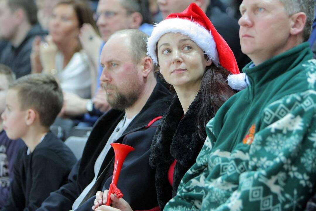 Lietuvos krepšinio lyga: Prienų-Birštono „Vytautas“ – Kauno „Žalgiris“ 71:79.