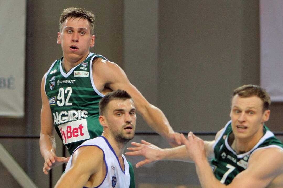 Lietuvos krepšinio lyga: Prienų-Birštono „Vytautas“ – Kauno „Žalgiris“ 71:79.
