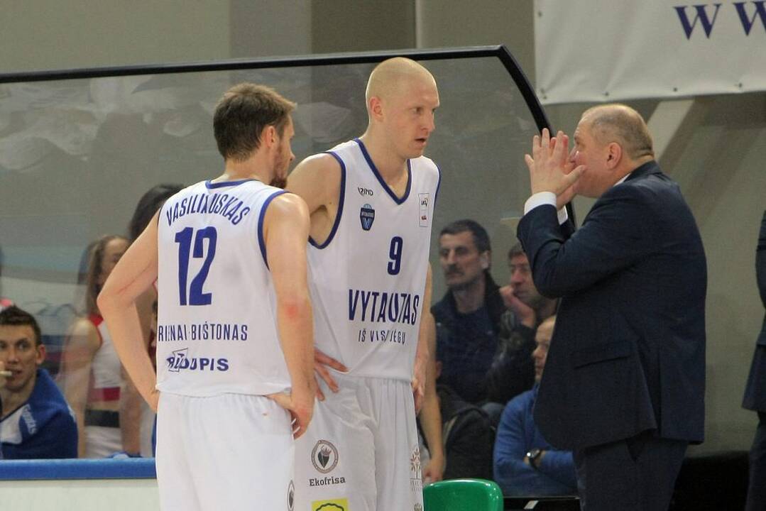 Lietuvos krepšinio lyga: Prienų-Birštono „Vytautas“ – Kauno „Žalgiris“ 71:79.